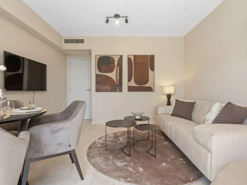 Beautiful 2-bedroom apartment located in the sought-after beachfront urbanisation Costalita del Sol in Estepona.