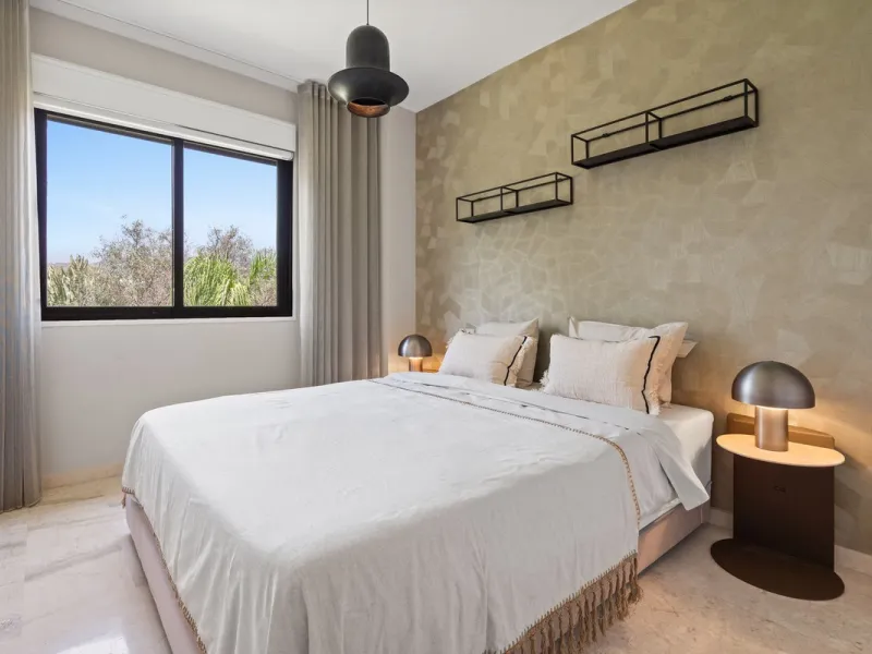Beautiful 2-bedroom apartment located in the sought-after beachfront urbanisation Costalita del Sol in Estepona.