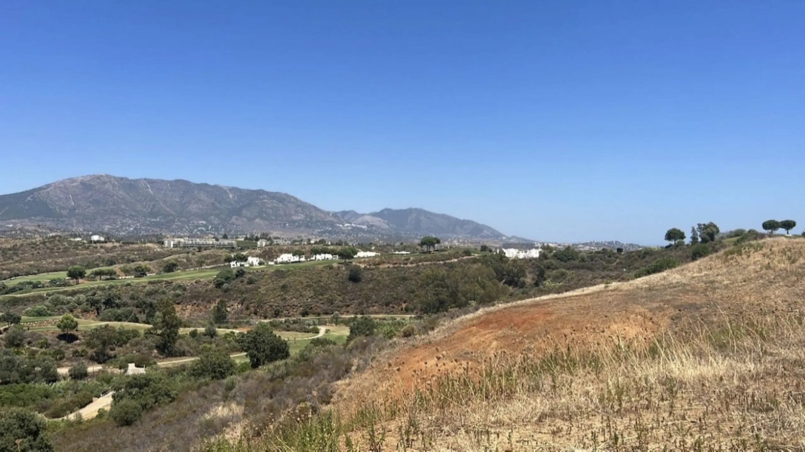 Located within the prestigious La Cala Golf Resort in Mijas, Málaga, Plot B8 (SUP.R-15) represents a prime development opportunity for a boutique residential complex of 44 detached villas surrounded by nature and panoramic golf views. The plot has a total
