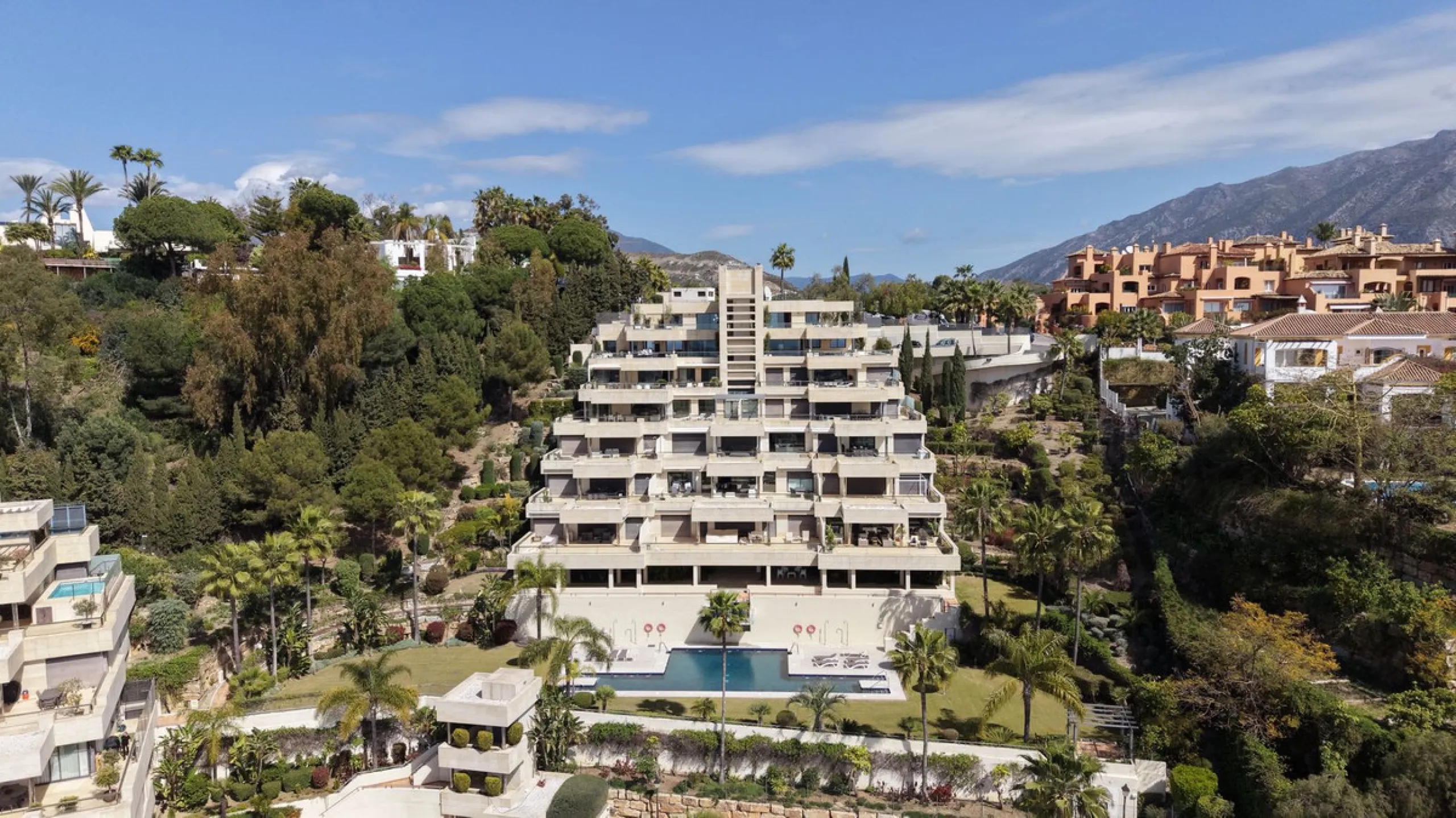 Stunning 3-Bedroom Apartment with Panoramic Views.