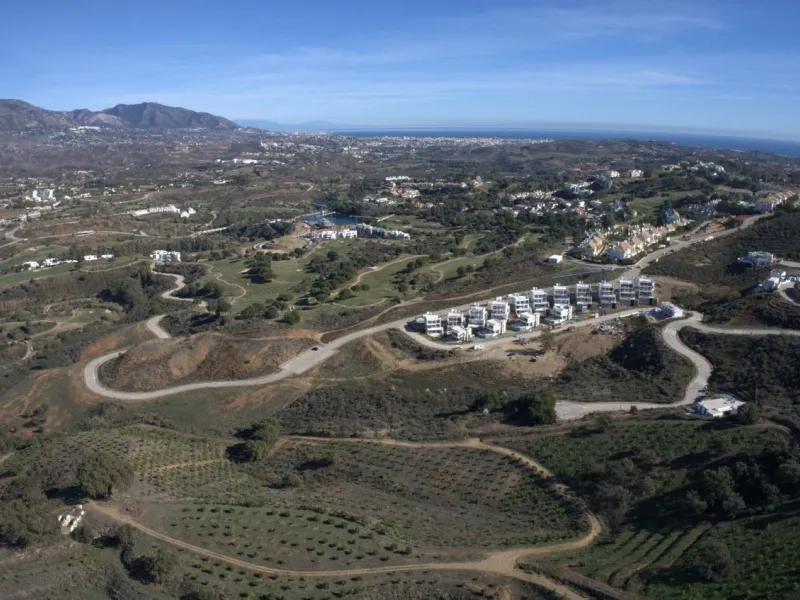 Located within the prestigious La Cala Golf Resort in Mijas, Málaga, Plot B8 (SUP.R-15) represents a prime development opportunity for a boutique residential complex of 44 detached villas surrounded by nature and panoramic golf views. The plot has a total