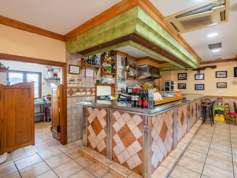 One of the most emblematic restaurants in the area is now for sale — a well-established business, fully operational and highly regarded throughout the region.