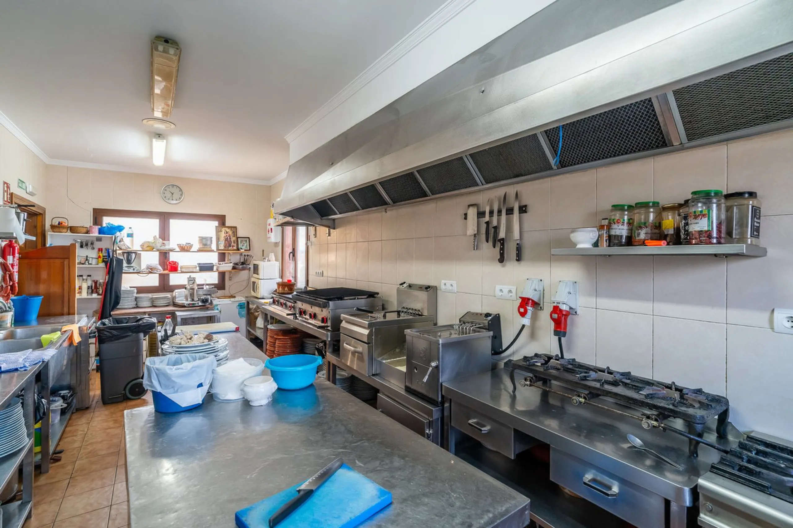 One of the most emblematic restaurants in the area is now for sale — a well-established business, fully operational and highly regarded throughout the region.
