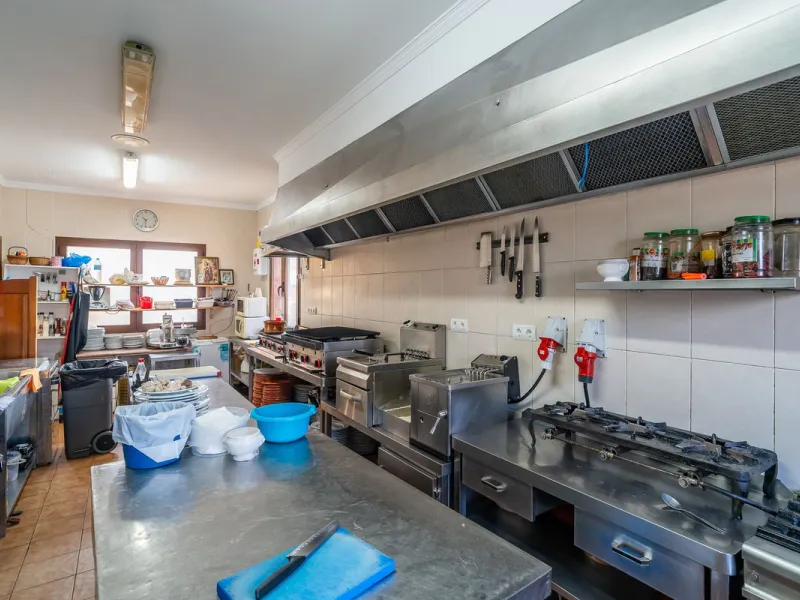 One of the most emblematic restaurants in the area is now for sale — a well-established business, fully operational and highly regarded throughout the region.