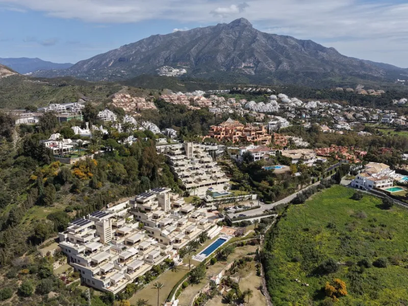 Stunning 3-Bedroom Apartment with Panoramic Views.