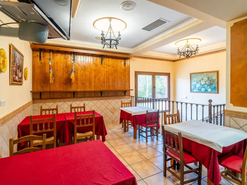 One of the most emblematic restaurants in the area is now for sale — a well-established business, fully operational and highly regarded throughout the region.