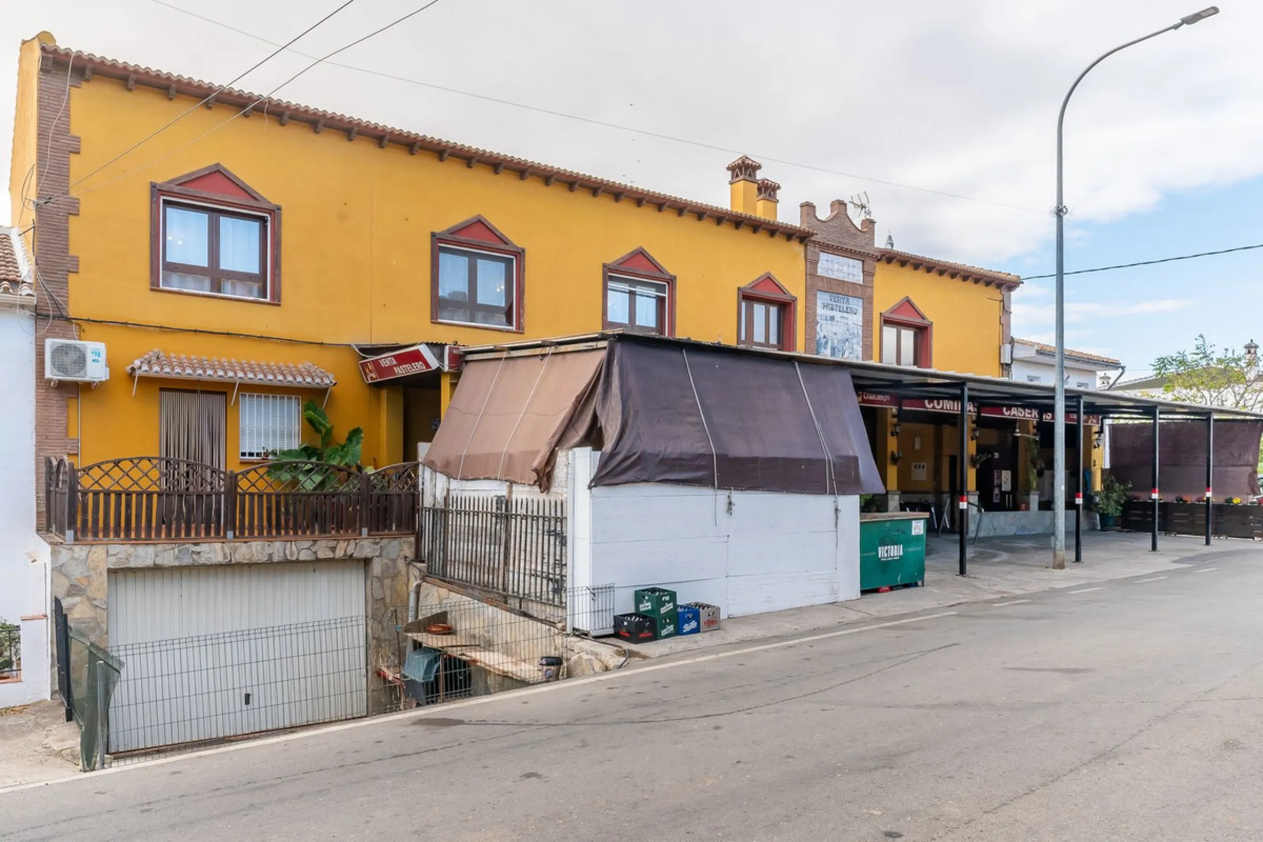 One of the most emblematic restaurants in the area is now for sale — a well-established business, fully operational and highly regarded throughout the region.
