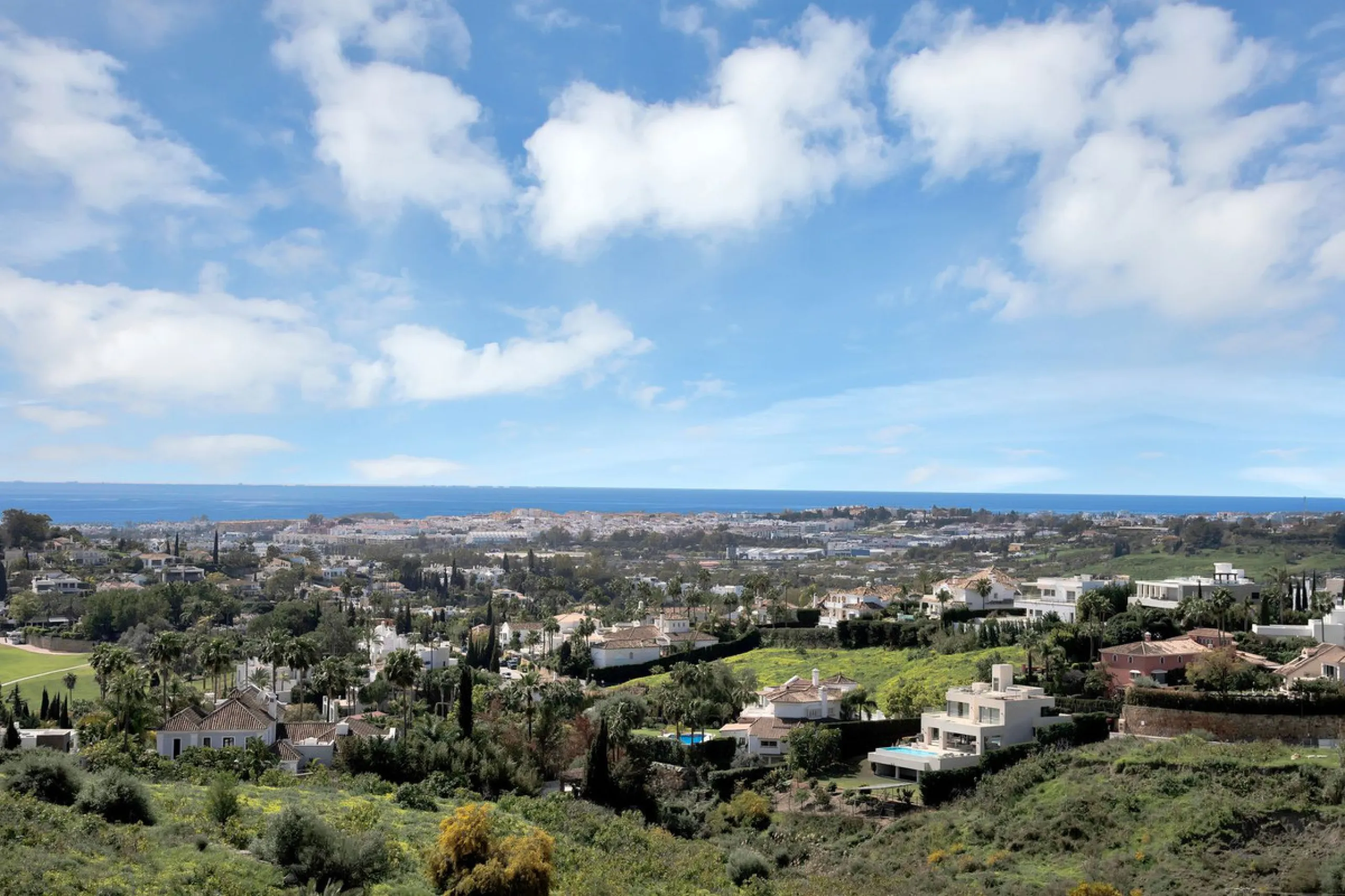 Stunning 3-Bedroom Apartment with Panoramic Views.