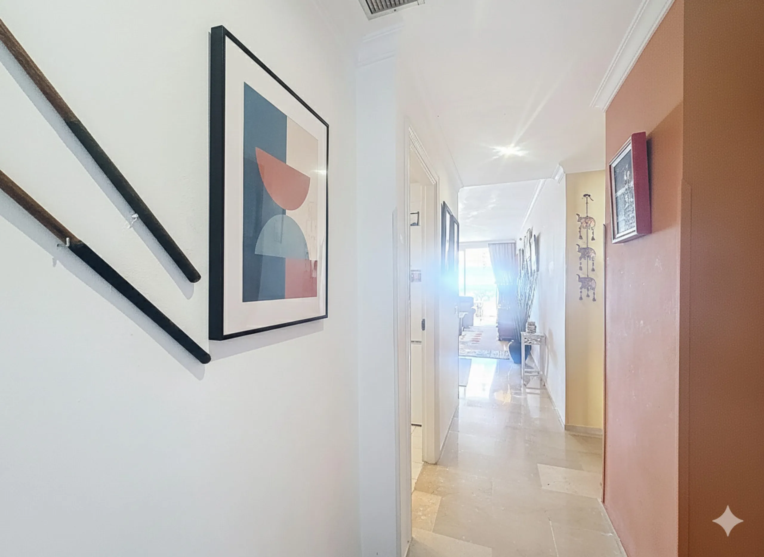 This bright and spacious 2-bedroom apartment is located in the sought-after residential complex Fuente de la Duquesa, set in a quiet, elevated frontline golf position with panoramic views of both the Mediterranean Sea and the golf course.
