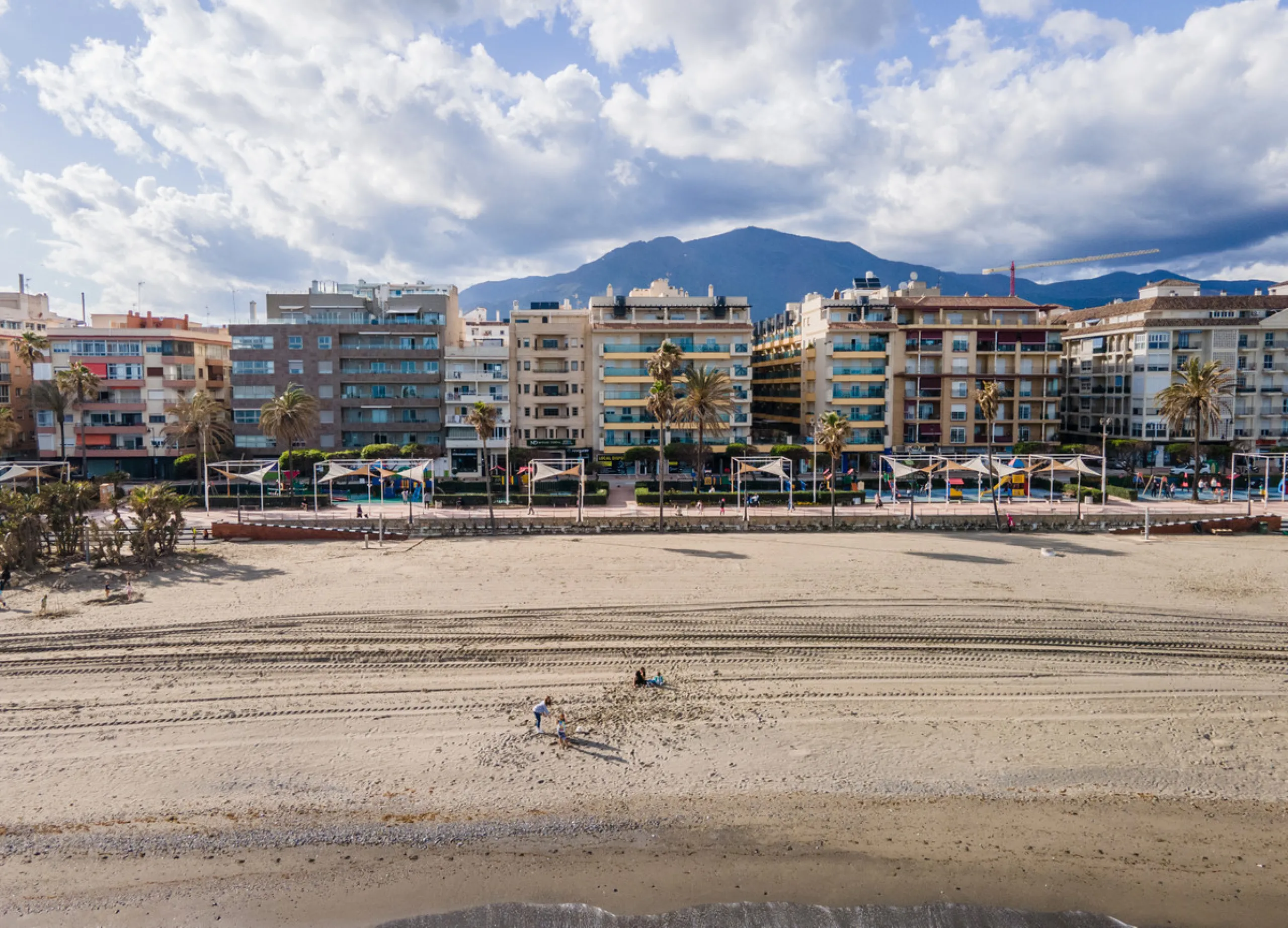 BEACHFRONT!!!