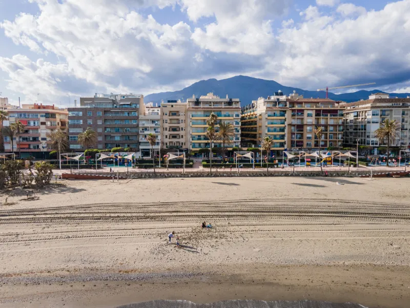 BEACHFRONT!!!