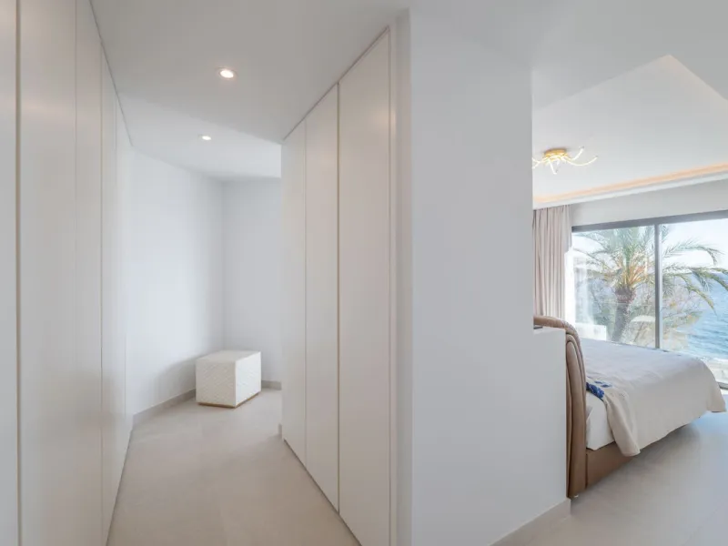 House - Townhouse в продаже в Estepona, Málaga. В доме 3 спален и 4 ванных комнат. Площадь дома 364 м². Площадь участка 108 м²
