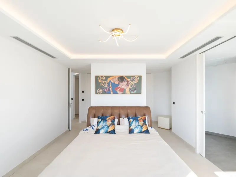 House - Townhouse в продаже в Estepona, Málaga. В доме 3 спален и 4 ванных комнат. Площадь дома 364 м². Площадь участка 108 м²