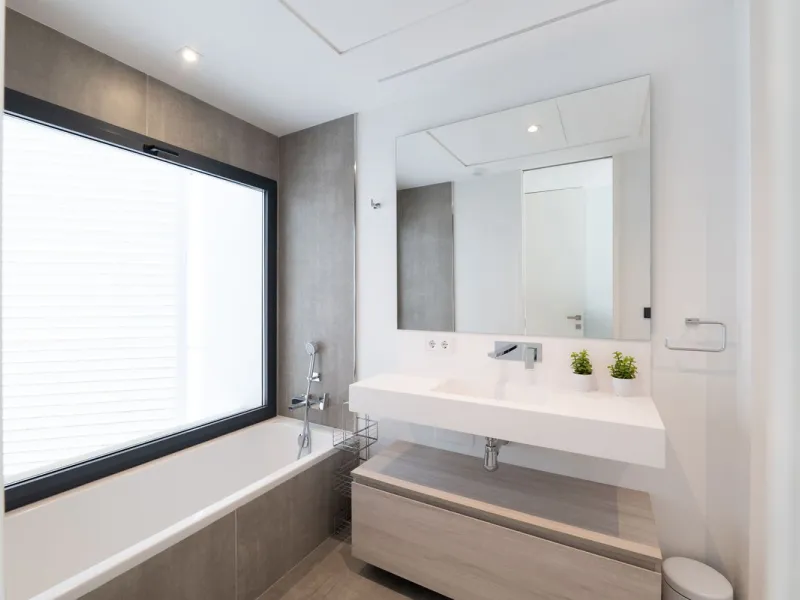 House - Townhouse в продаже в Estepona, Málaga. В доме 3 спален и 4 ванных комнат. Площадь дома 364 м². Площадь участка 108 м²