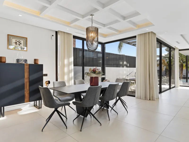 Experience the perfect blend of contemporary design and beachside living in this stunning modern villa in San Pedro de Alcántara. Bathed in natural light, the home features sleek, open-plan living with a spacious kitchen and dining area, an office, and a 