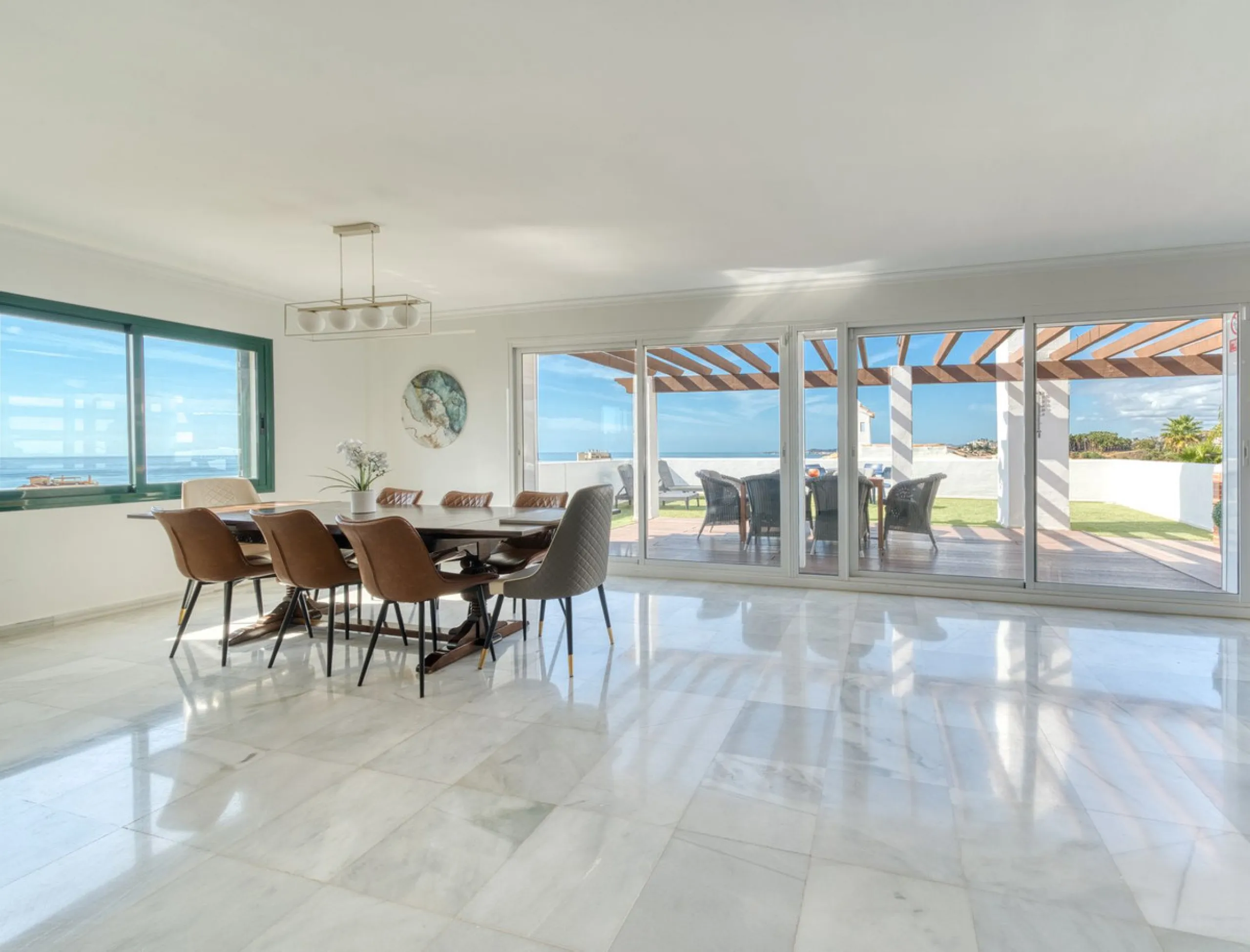 Welcome to this exceptional and truly unique "Villa in the Sky"