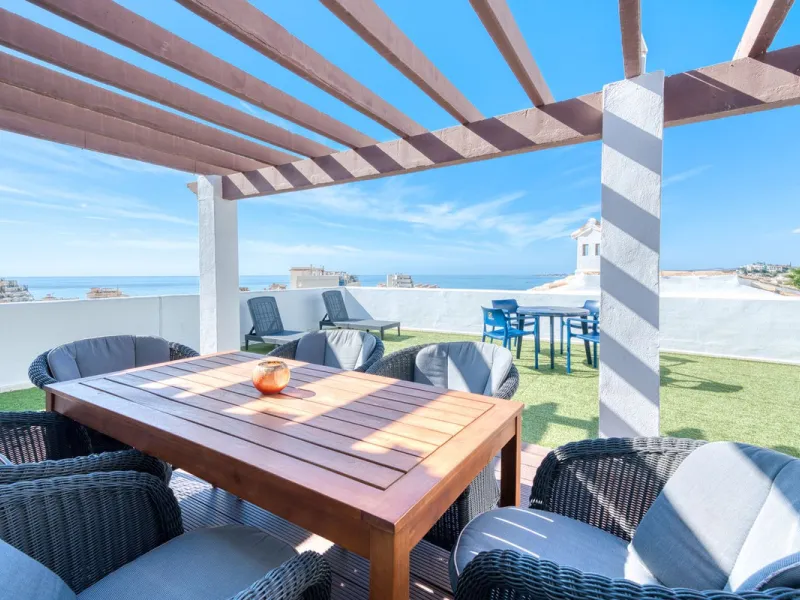 Welcome to this exceptional and truly unique "Villa in the Sky"