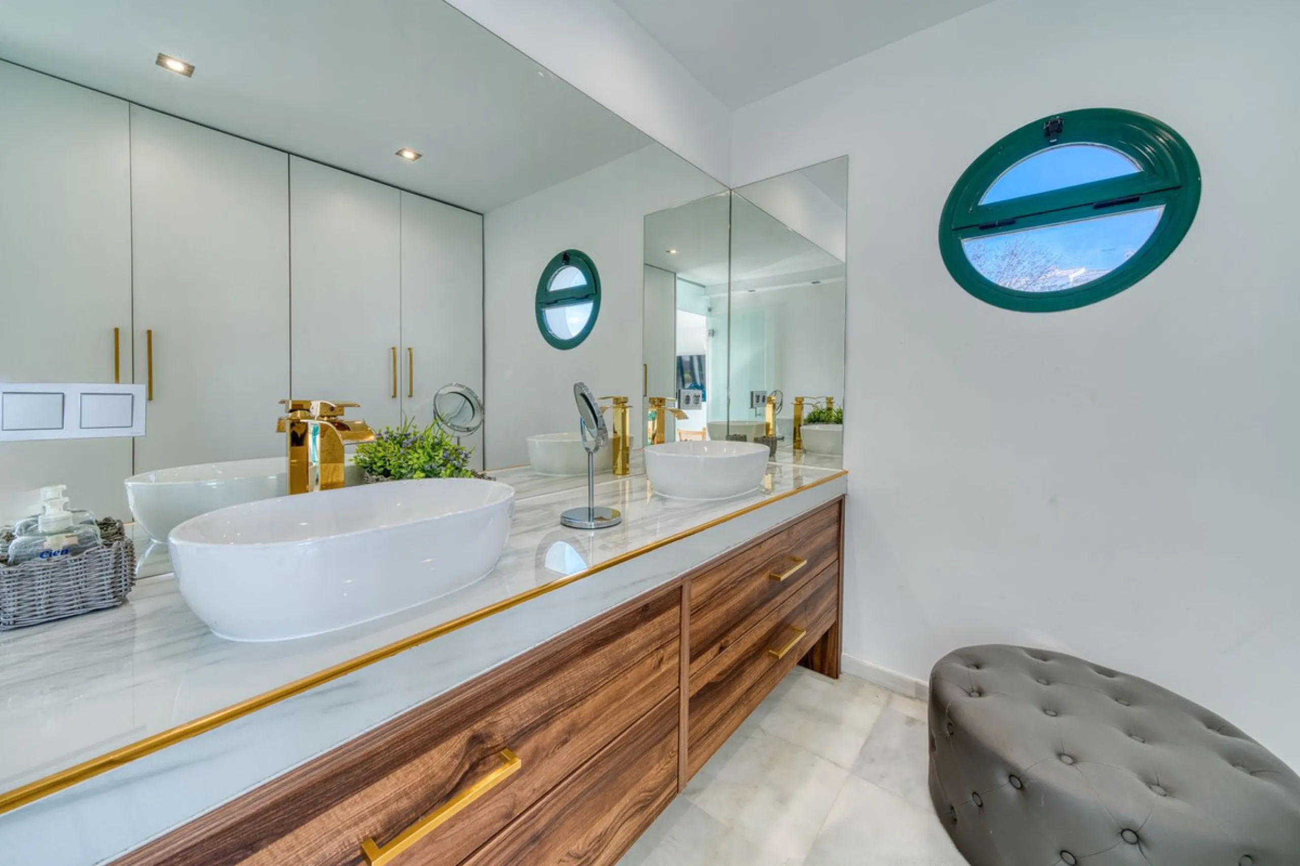 Welcome to this exceptional and truly unique "Villa in the Sky"