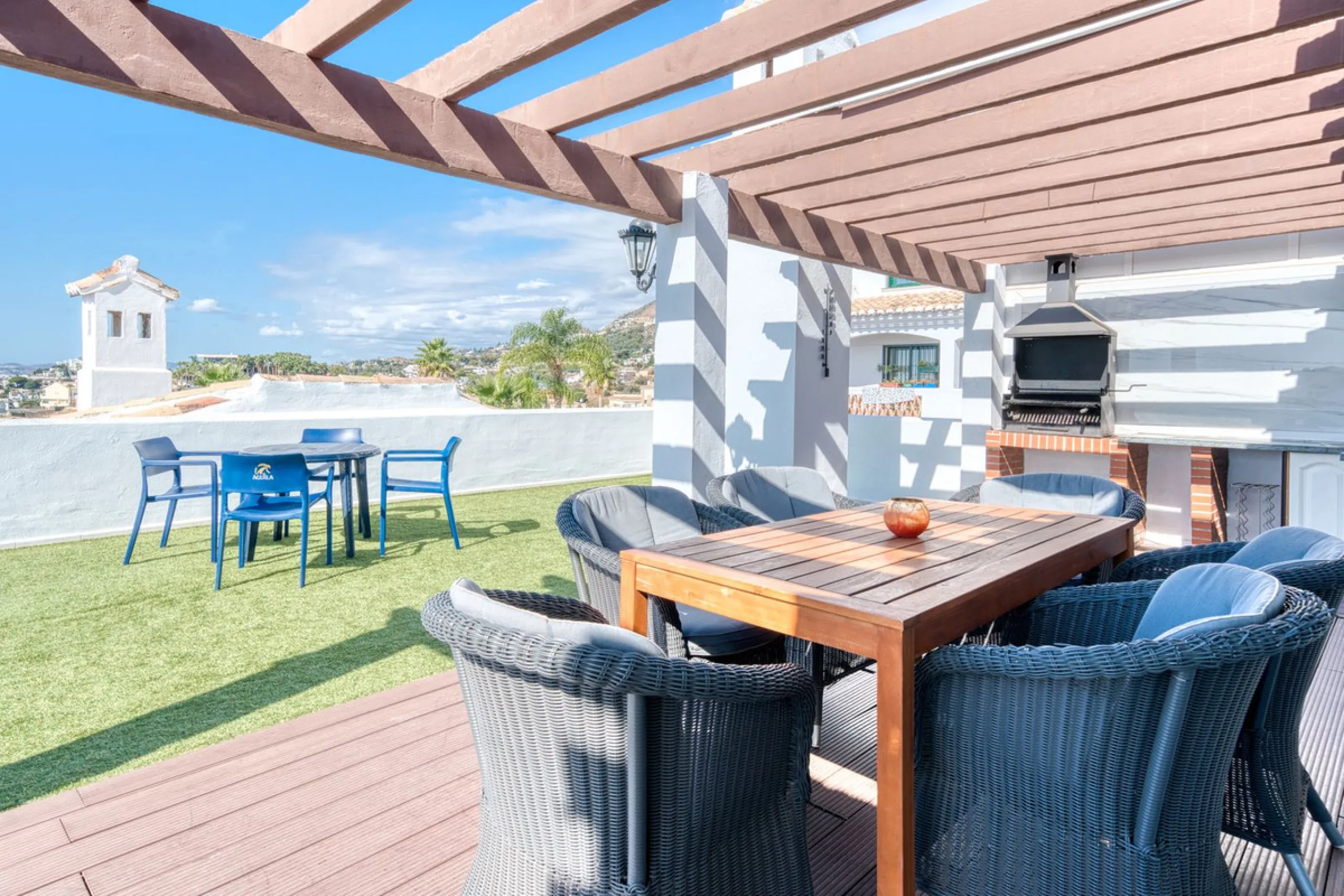 Welcome to this exceptional and truly unique "Villa in the Sky"