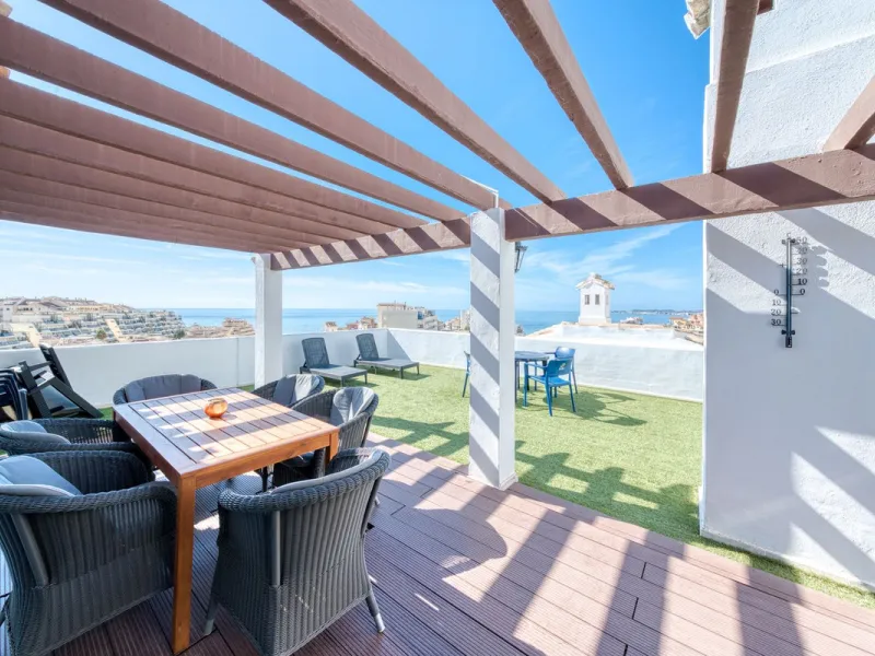 Welcome to this exceptional and truly unique "Villa in the Sky"