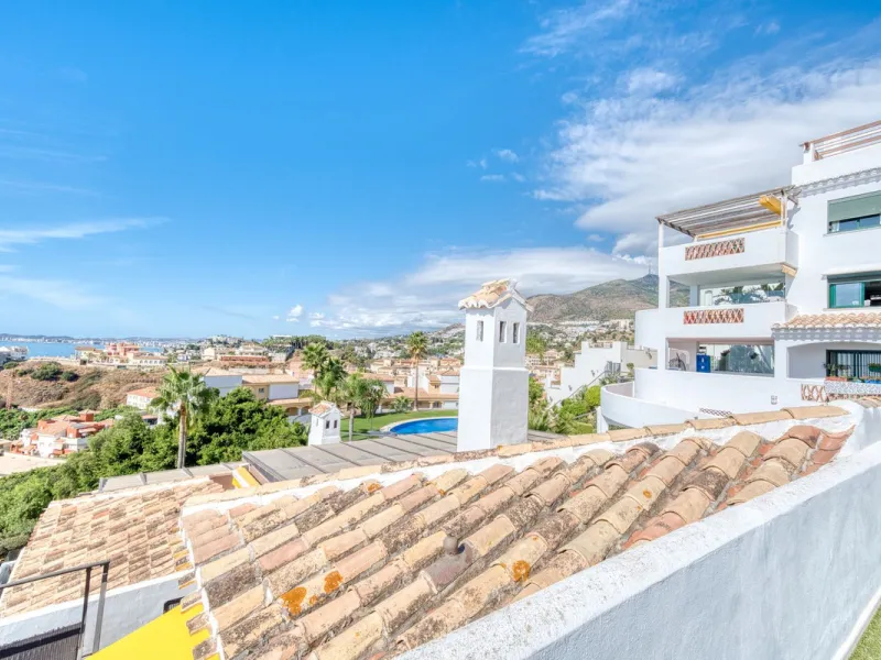 Welcome to this exceptional and truly unique "Villa in the Sky"