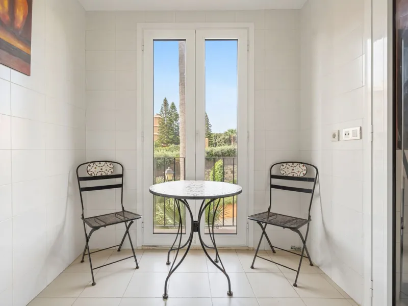 Apartment - Middle Floor Apartment в продаже в Manilva, Málaga. В доме 3 спален и 2 ванных комнат. Площадь дома 110 м²