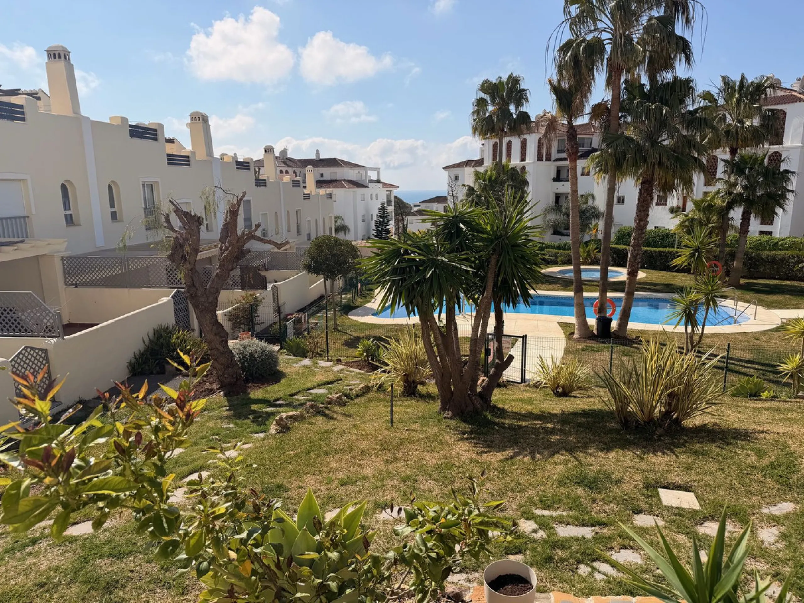 House - Townhouse в продаже в Mijas, Málaga. В доме 4 спален и 3 ванных комнат. Площадь дома 170 м²