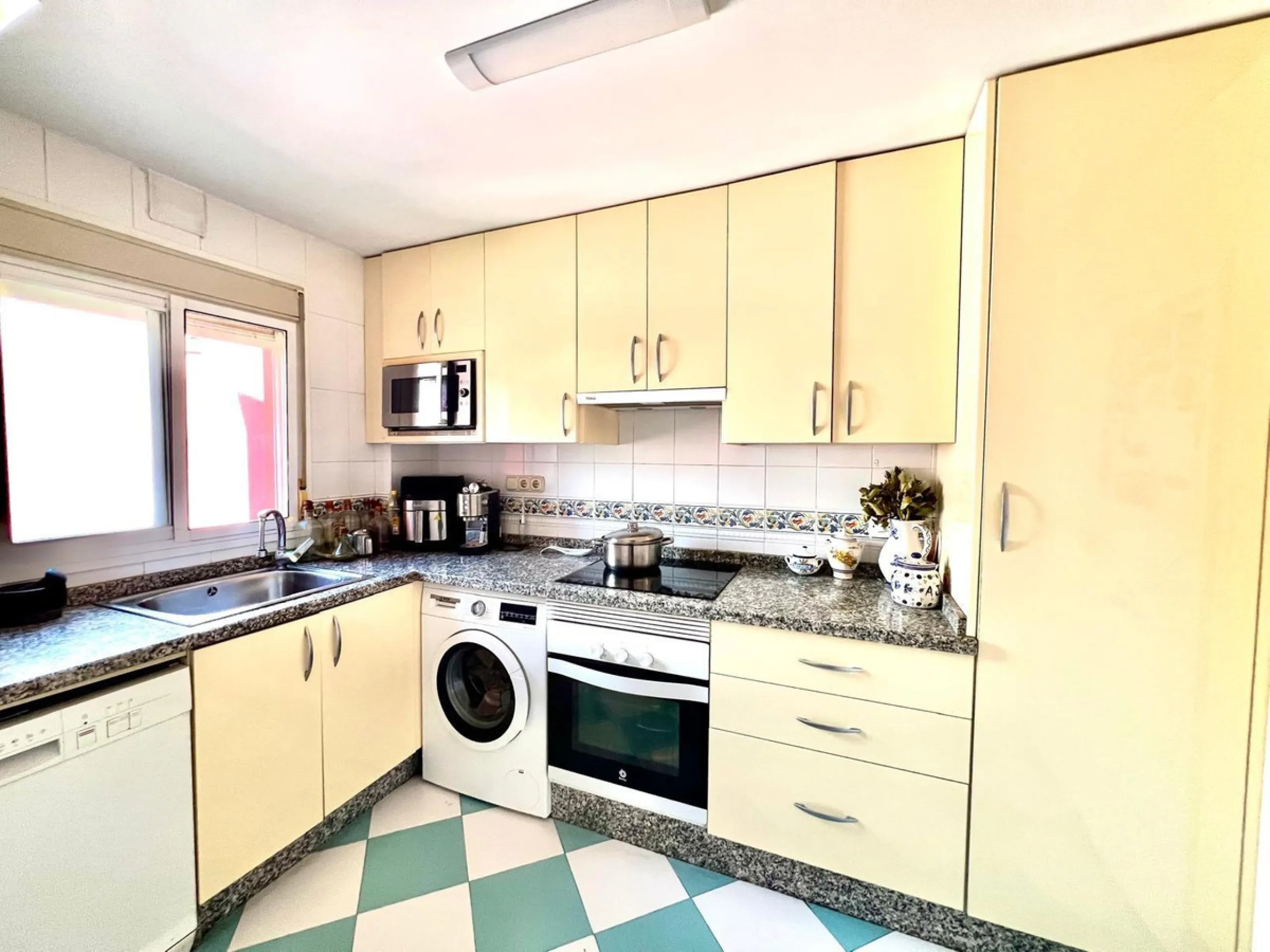 Apartment - Penthouse в продаже в Benalmadena, Málaga. В доме 4 спален и 3 ванных комнат. Площадь дома 168 м²