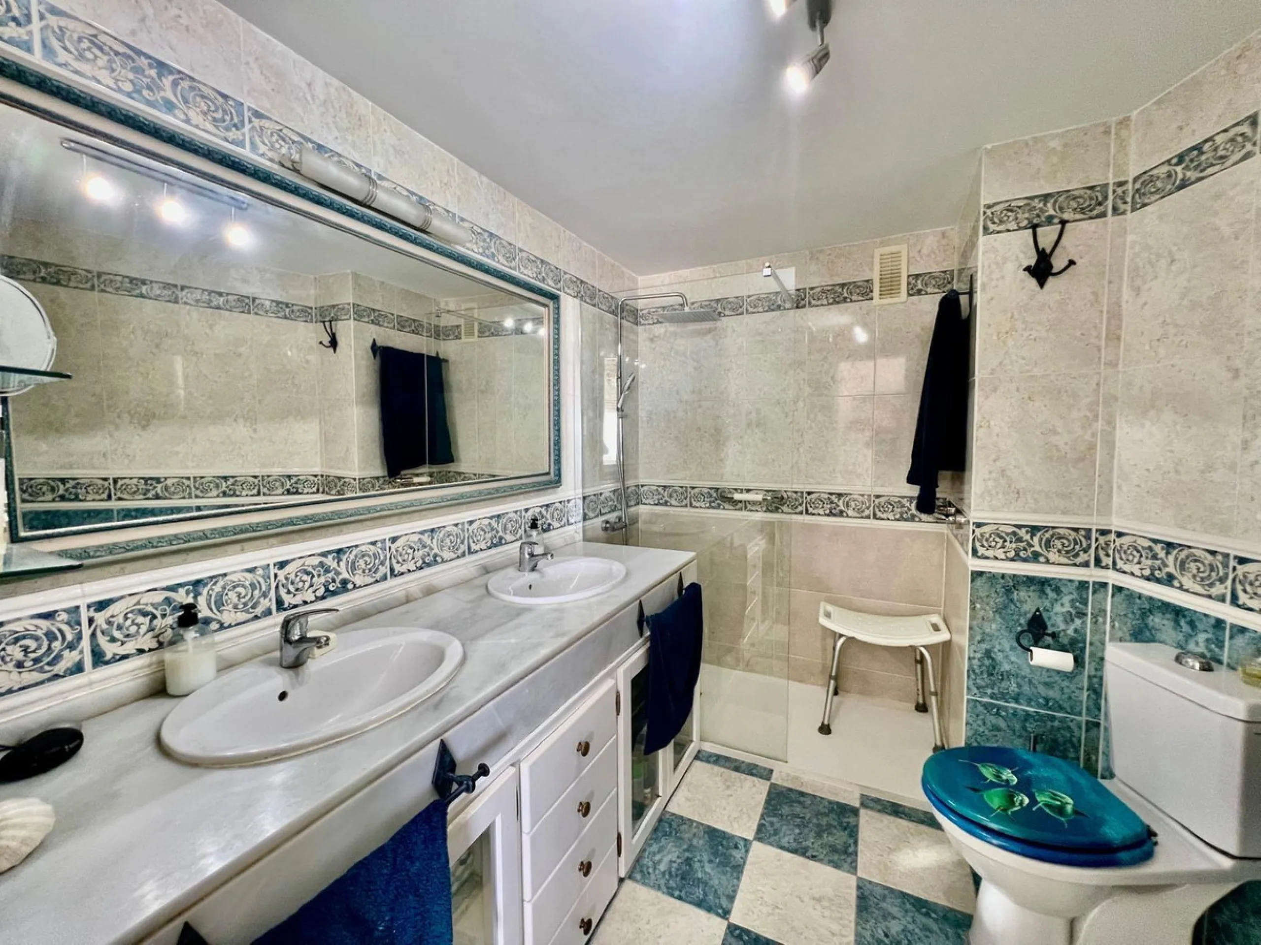 Apartment - Penthouse в продаже в Benalmadena, Málaga. В доме 4 спален и 3 ванных комнат. Площадь дома 168 м²