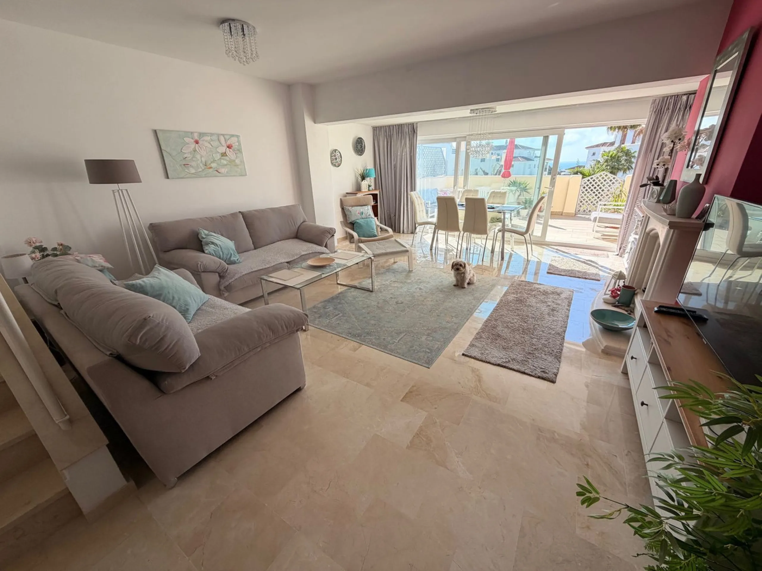 House - Townhouse в продаже в Mijas, Málaga. В доме 4 спален и 3 ванных комнат. Площадь дома 170 м²