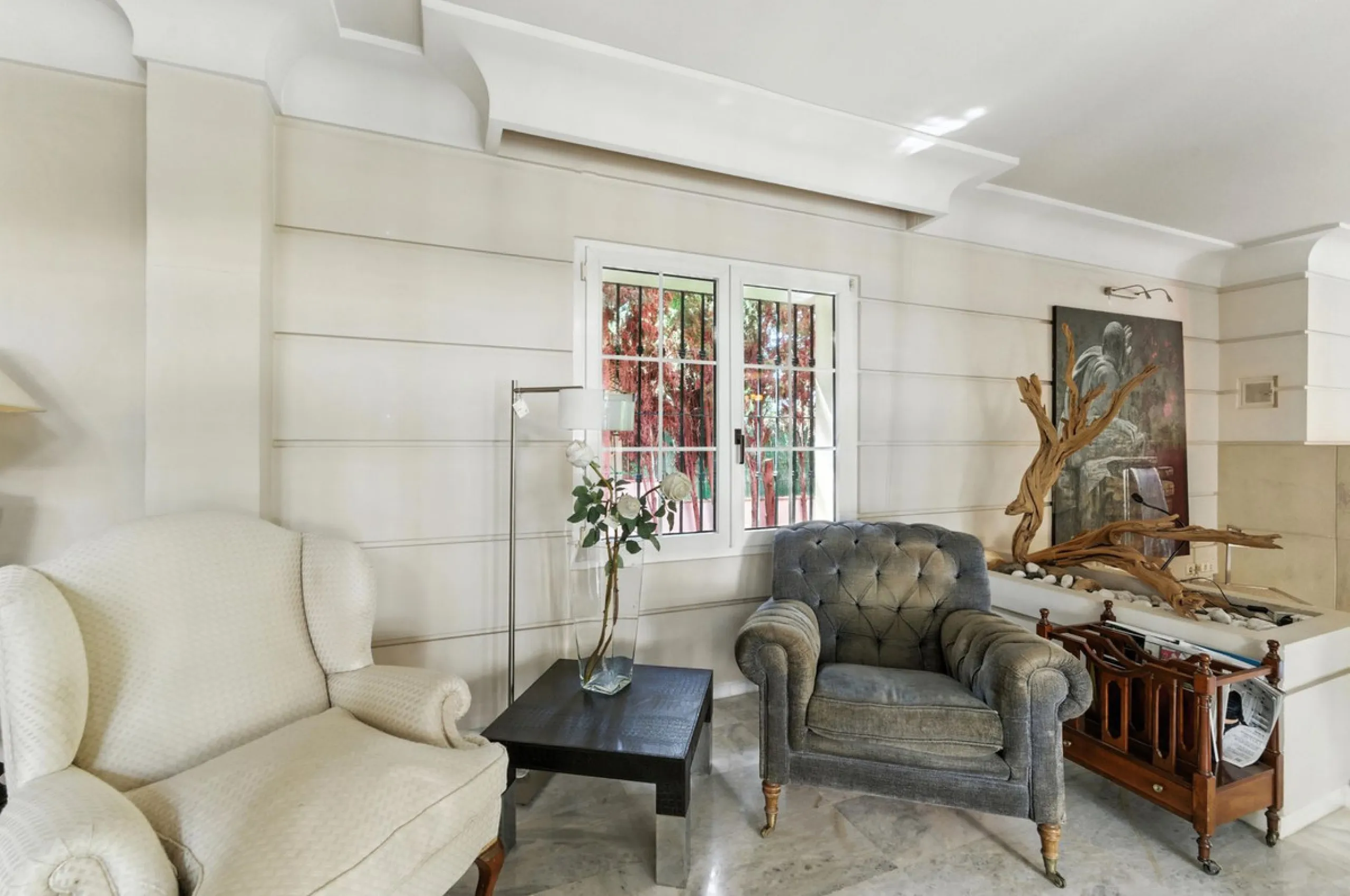 Discover the timeless charm of Andalusian architecture combined with modern luxury in this exceptional villa, ideally situated in the heart of Marbella Centro. Just a short walk from the historic Old Town and the beach, this magnificent single-family resi