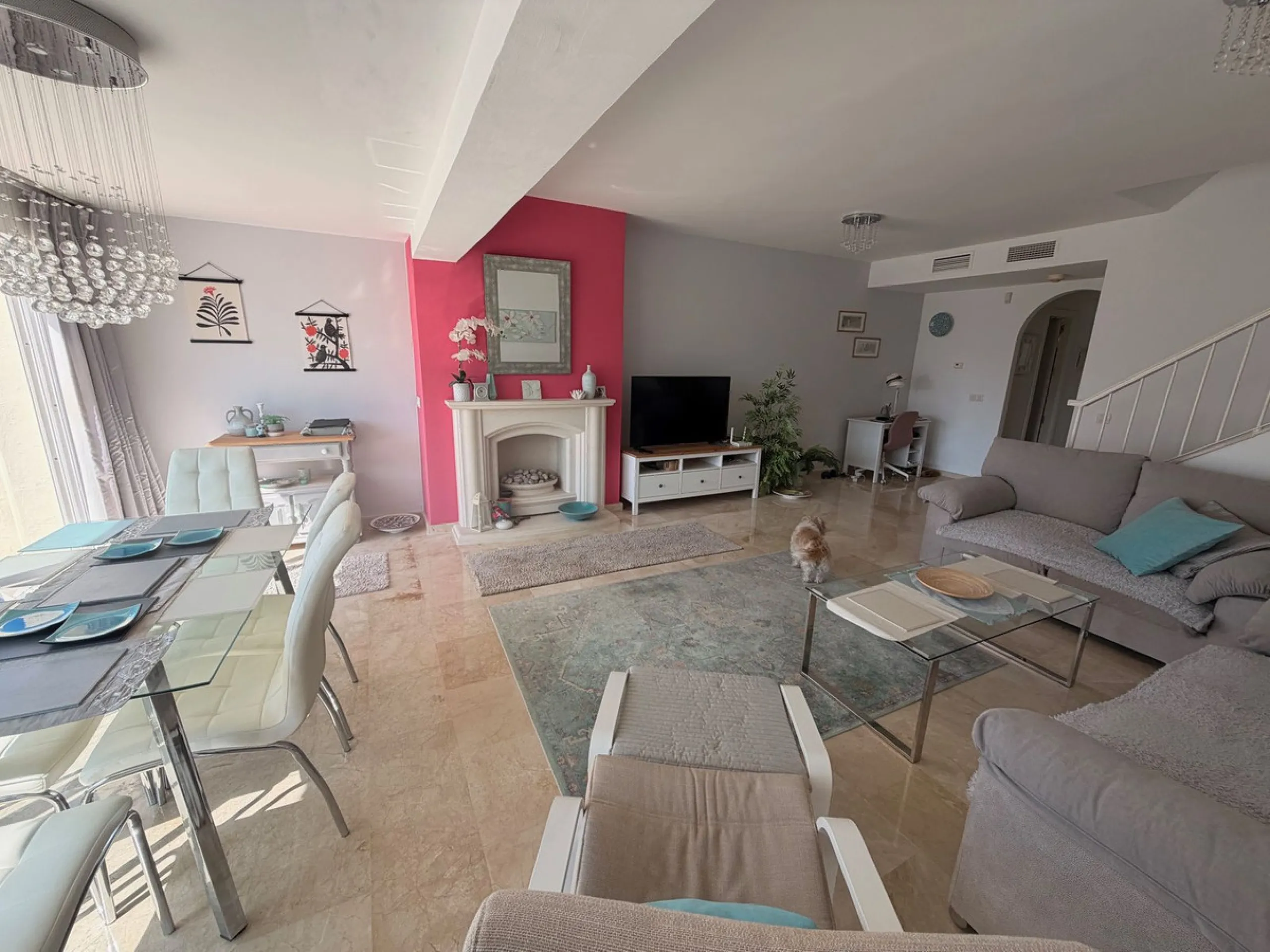 House - Townhouse в продаже в Mijas, Málaga. В доме 4 спален и 3 ванных комнат. Площадь дома 170 м²