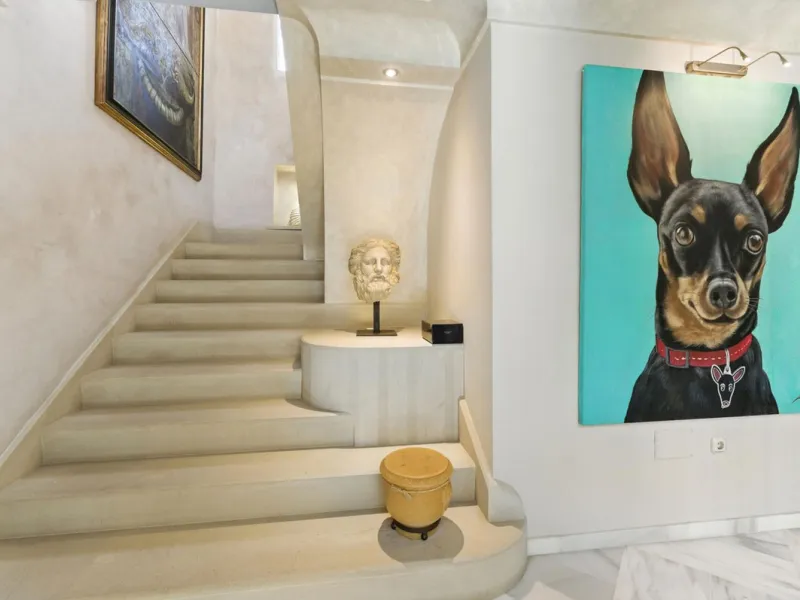 Discover the timeless charm of Andalusian architecture combined with modern luxury in this exceptional villa, ideally situated in the heart of Marbella Centro. Just a short walk from the historic Old Town and the beach, this magnificent single-family resi
