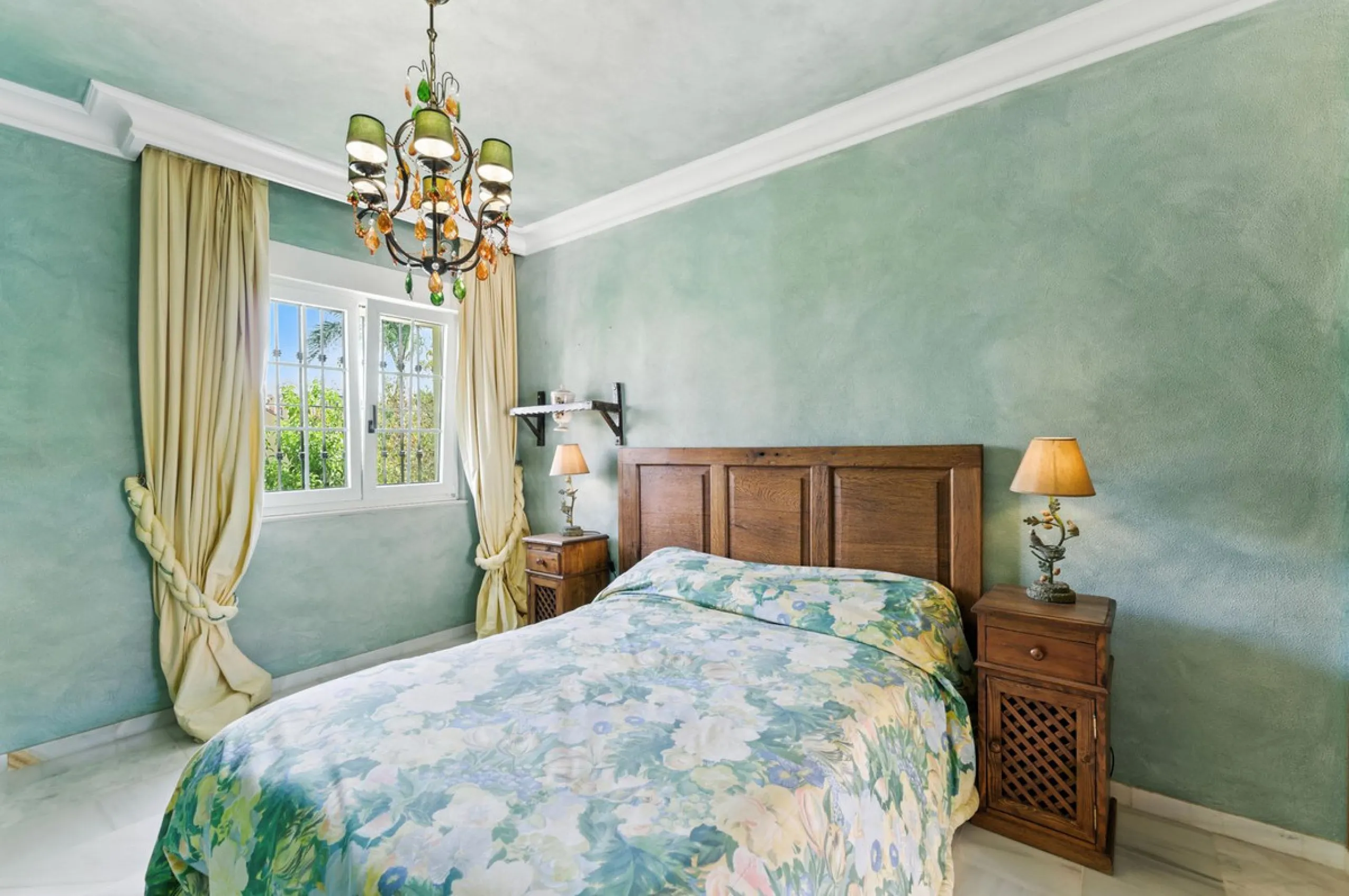 Discover the timeless charm of Andalusian architecture combined with modern luxury in this exceptional villa, ideally situated in the heart of Marbella Centro. Just a short walk from the historic Old Town and the beach, this magnificent single-family resi