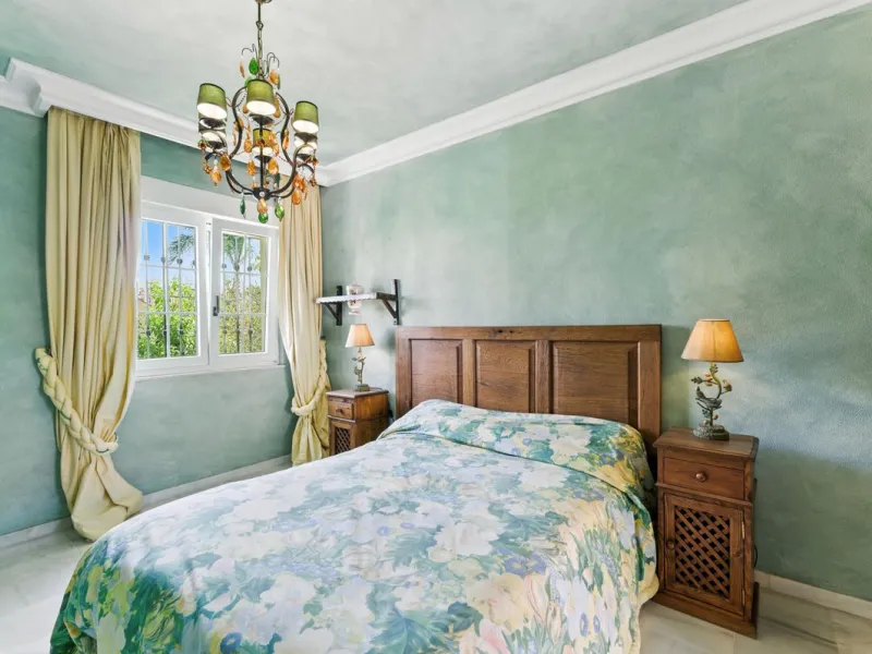 Discover the timeless charm of Andalusian architecture combined with modern luxury in this exceptional villa, ideally situated in the heart of Marbella Centro. Just a short walk from the historic Old Town and the beach, this magnificent single-family resi