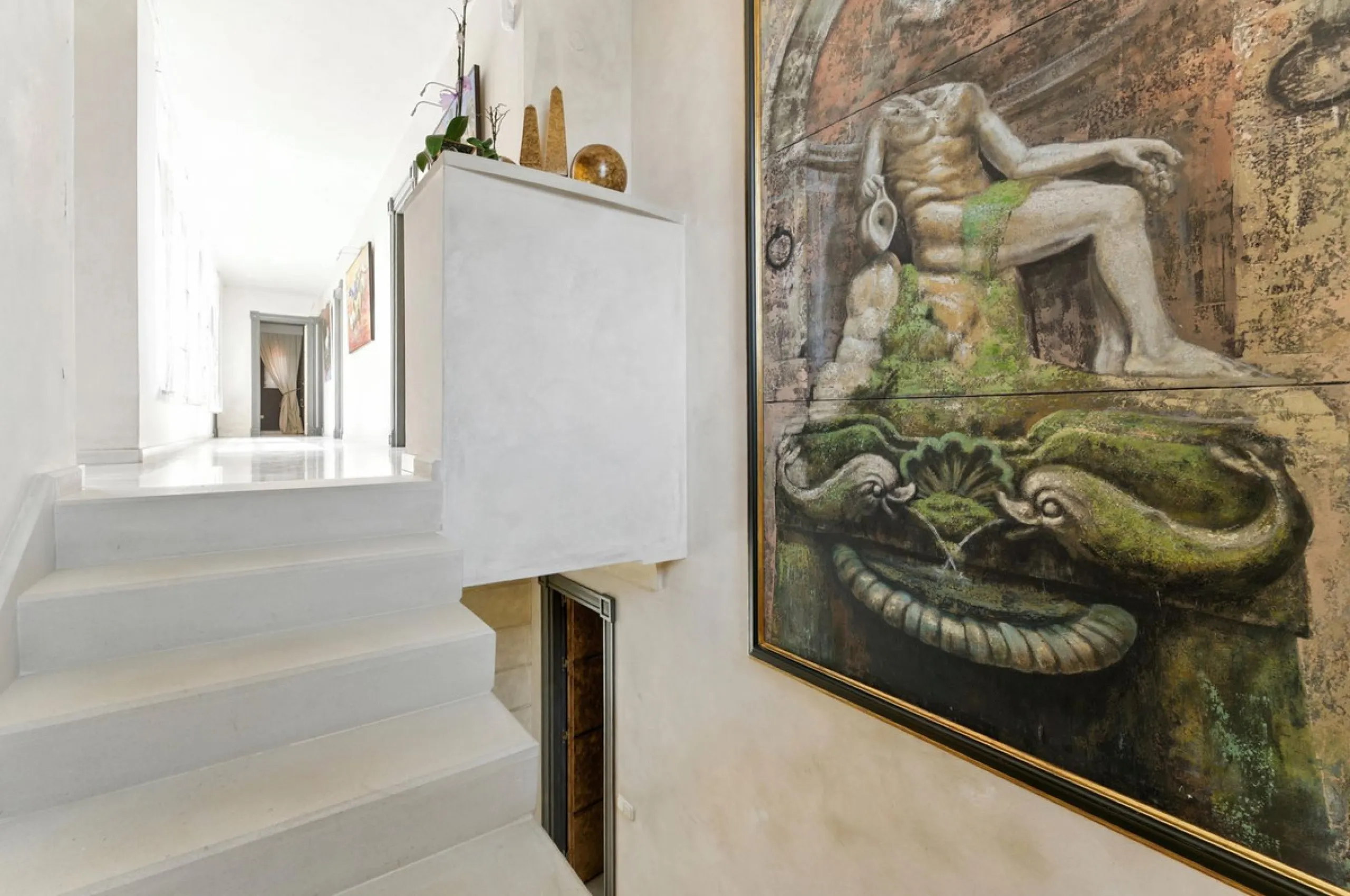 Discover the timeless charm of Andalusian architecture combined with modern luxury in this exceptional villa, ideally situated in the heart of Marbella Centro. Just a short walk from the historic Old Town and the beach, this magnificent single-family resi