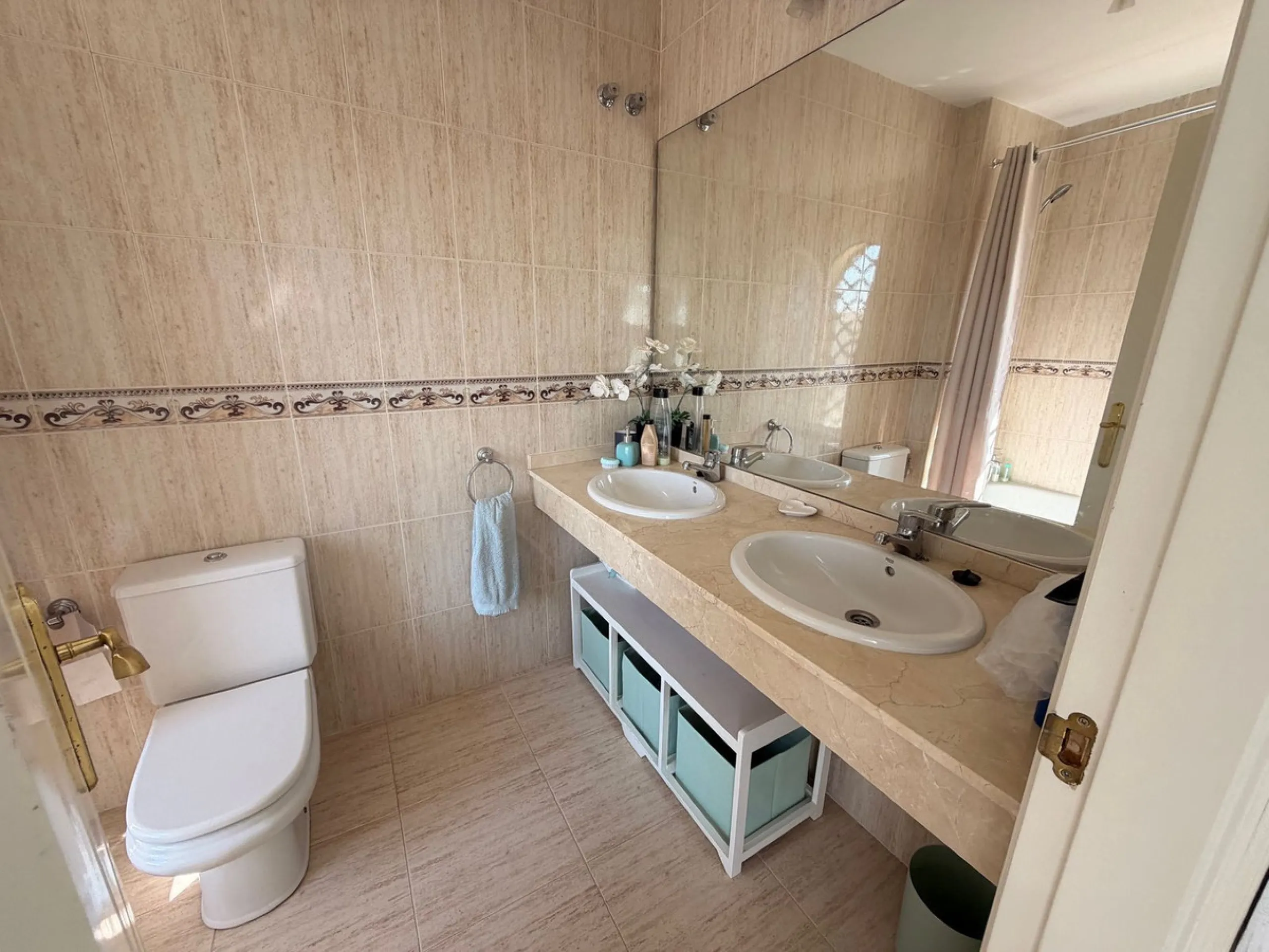 House - Townhouse в продаже в Mijas, Málaga. В доме 4 спален и 3 ванных комнат. Площадь дома 170 м²