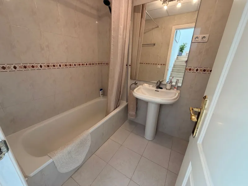 House - Townhouse в продаже в Mijas, Málaga. В доме 4 спален и 3 ванных комнат. Площадь дома 170 м²