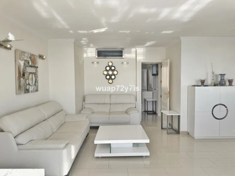 Panoramic Seafront Living: Modern Apartment in the Heart of Fuengirola