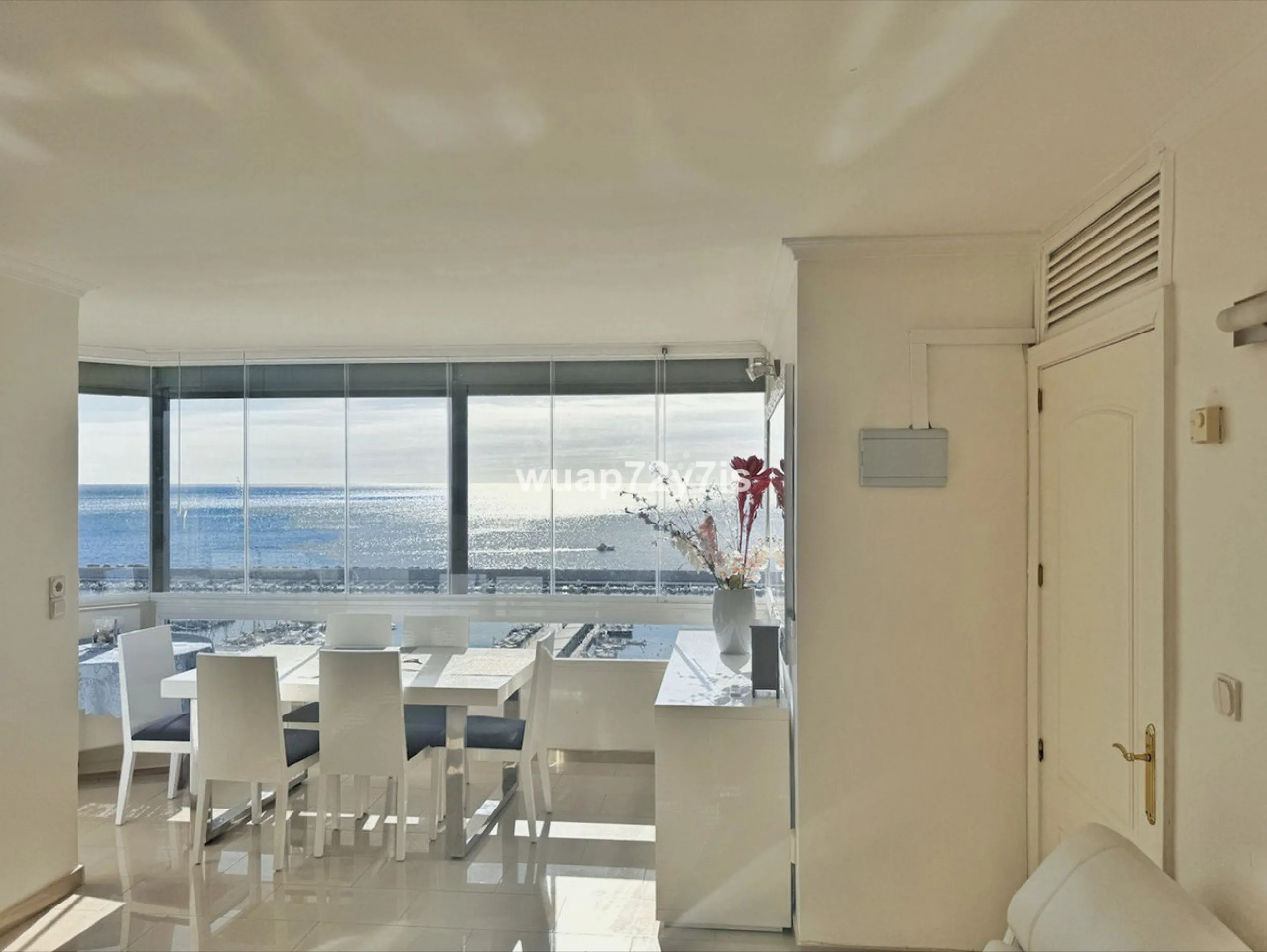 Panoramic Seafront Living: Modern Apartment in the Heart of Fuengirola