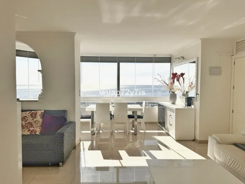 Panoramic Seafront Living: Modern Apartment in the Heart of Fuengirola