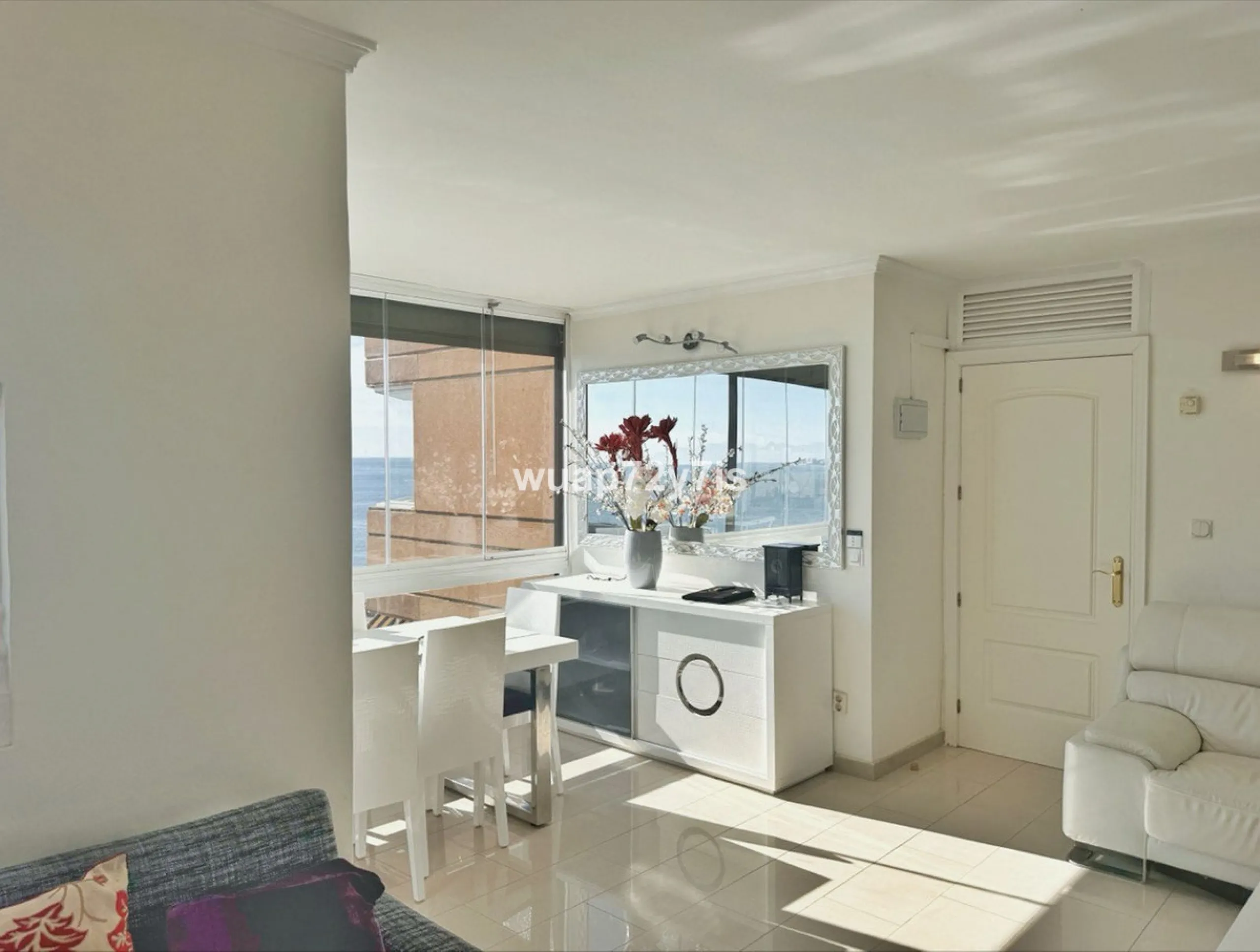 Panoramic Seafront Living: Modern Apartment in the Heart of Fuengirola