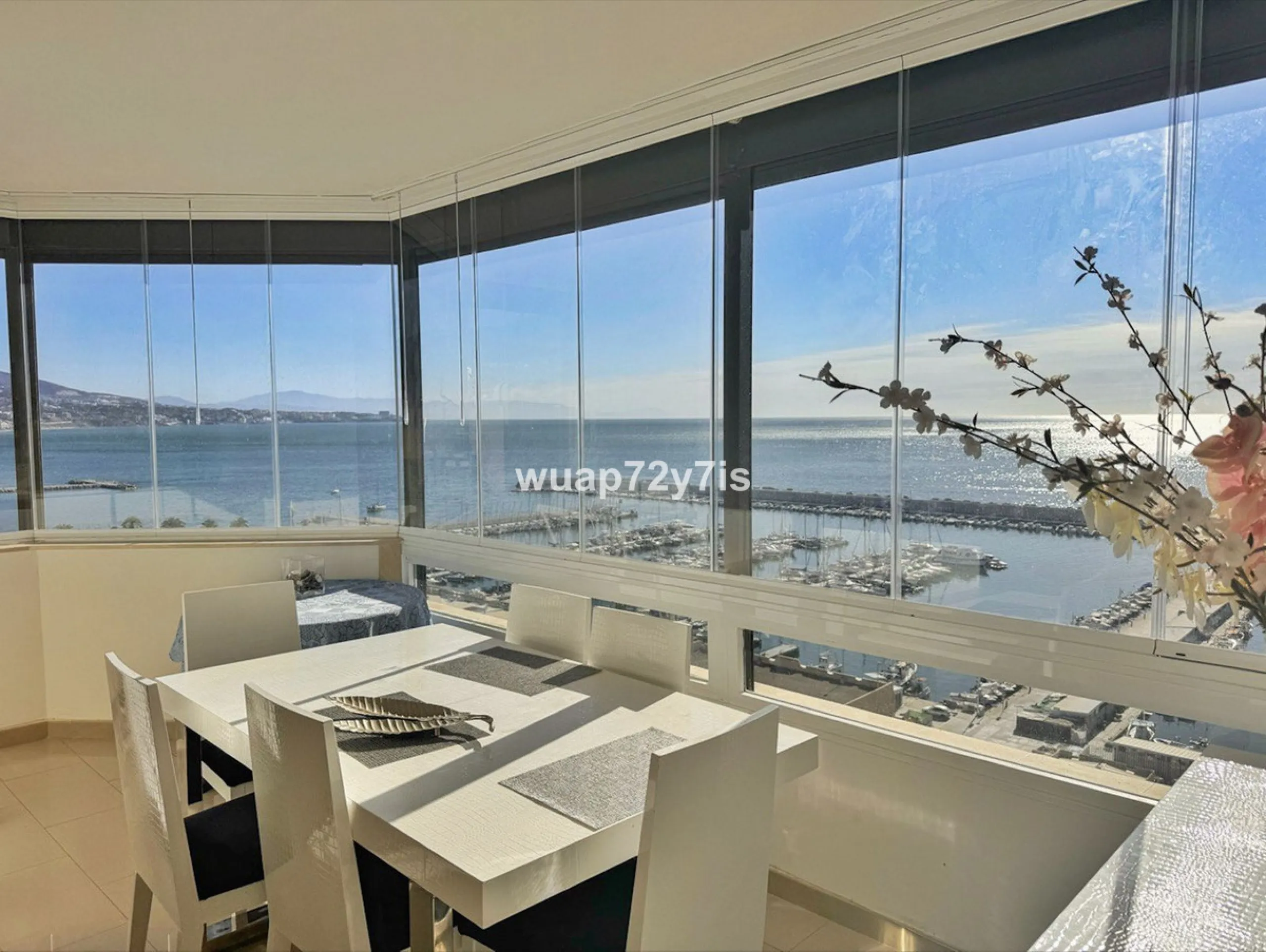 Panoramic Seafront Living: Modern Apartment in the Heart of Fuengirola