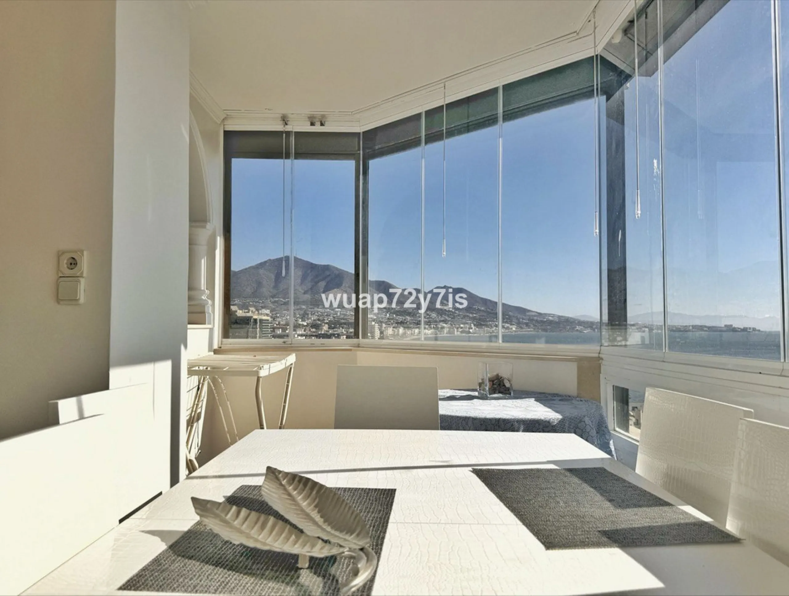 Panoramic Seafront Living: Modern Apartment in the Heart of Fuengirola
