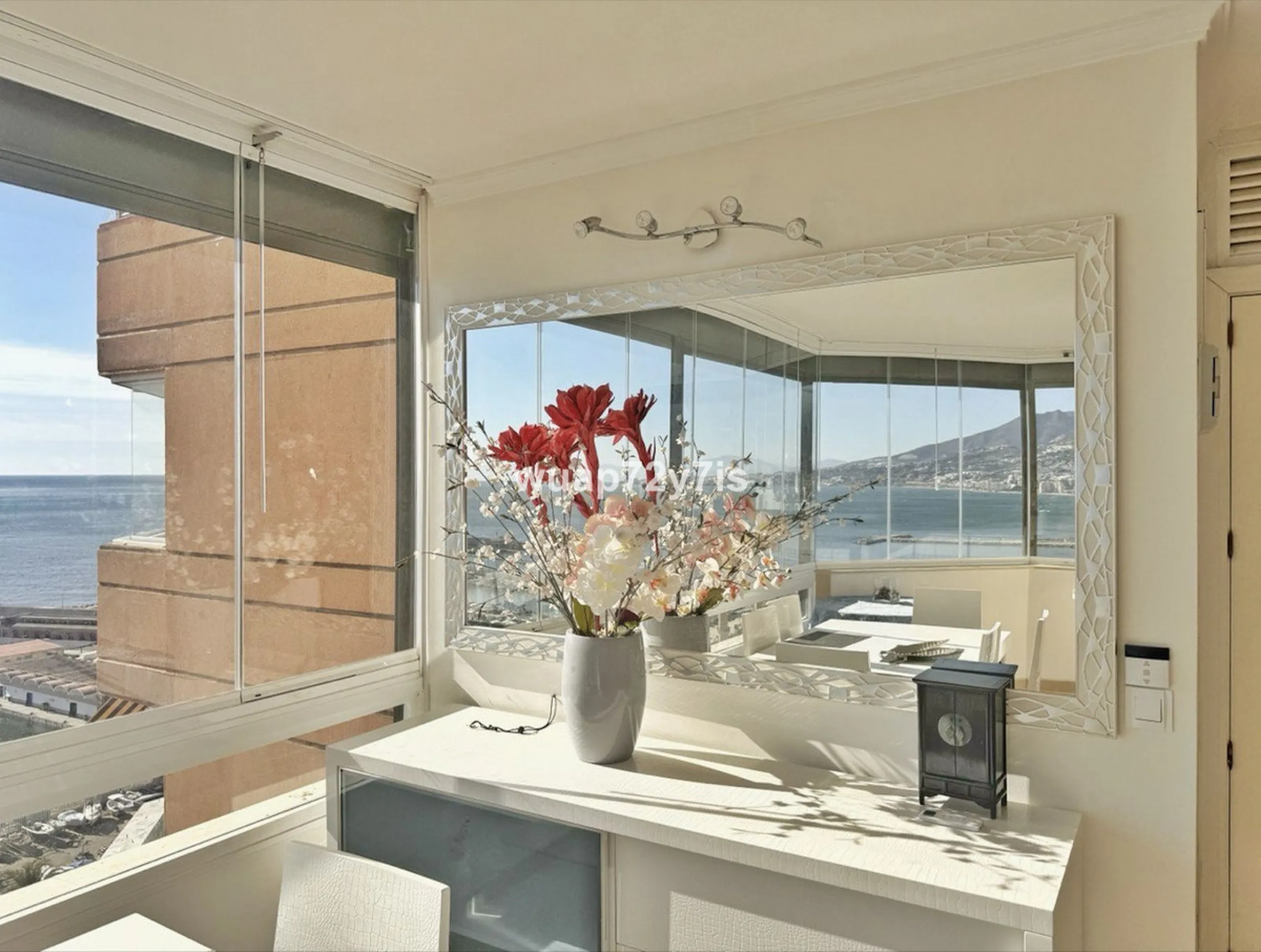 Panoramic Seafront Living: Modern Apartment in the Heart of Fuengirola