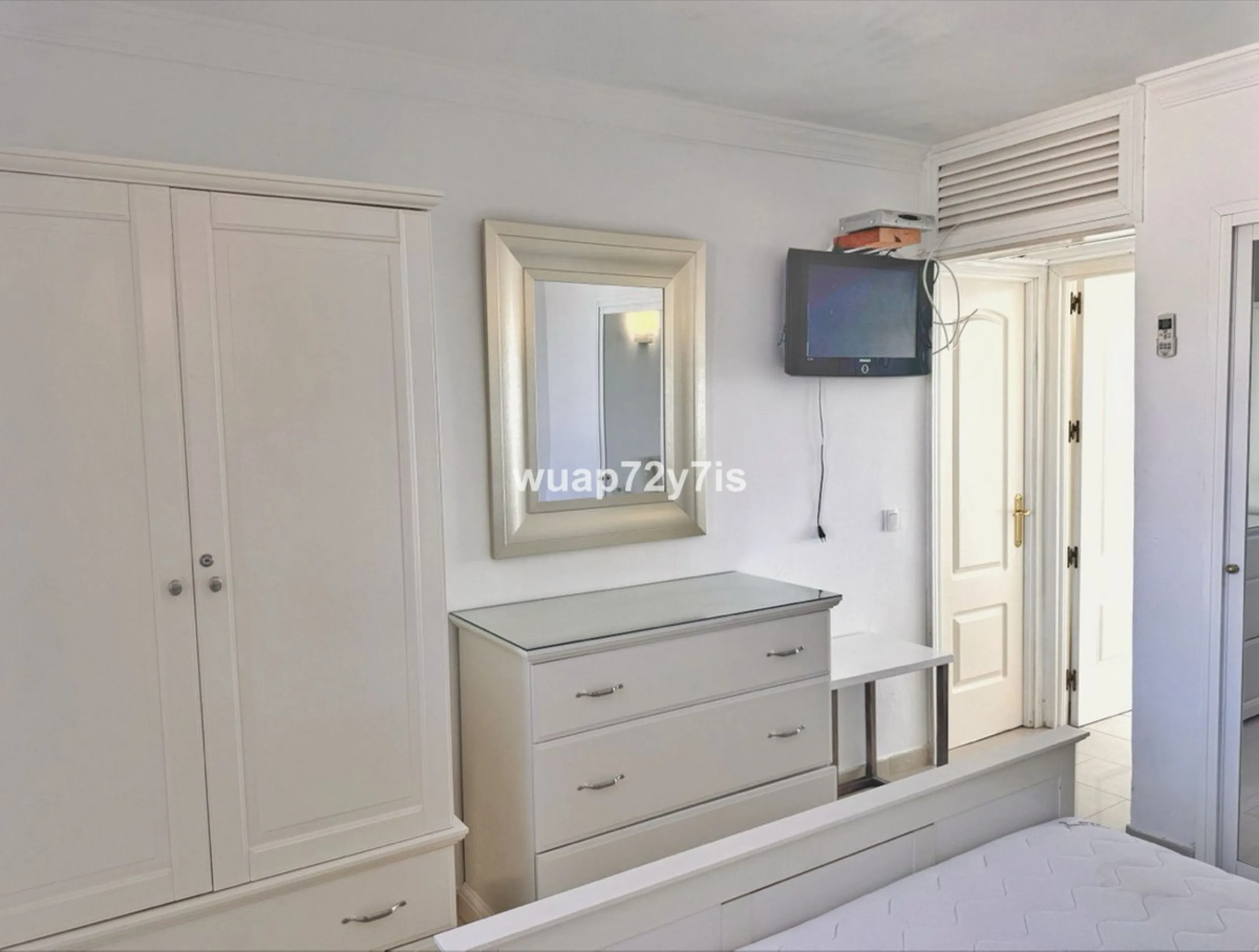 Panoramic Seafront Living: Modern Apartment in the Heart of Fuengirola