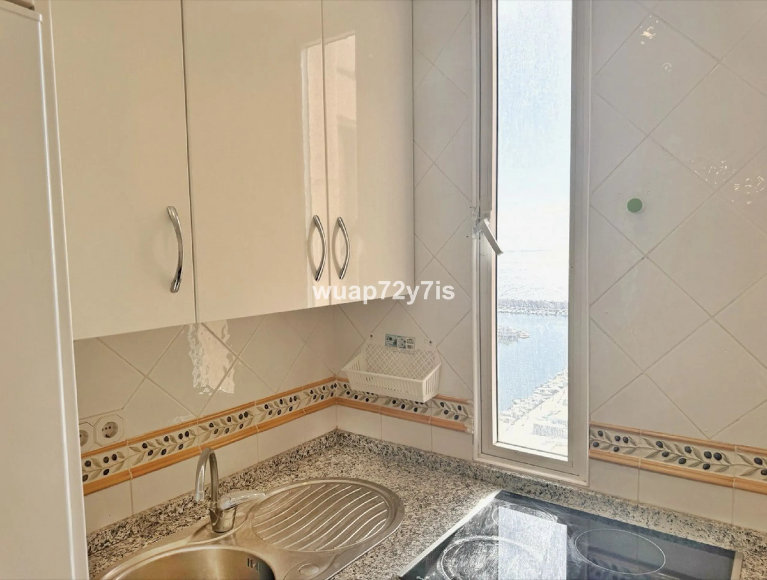Panoramic Seafront Living: Modern Apartment in the Heart of Fuengirola