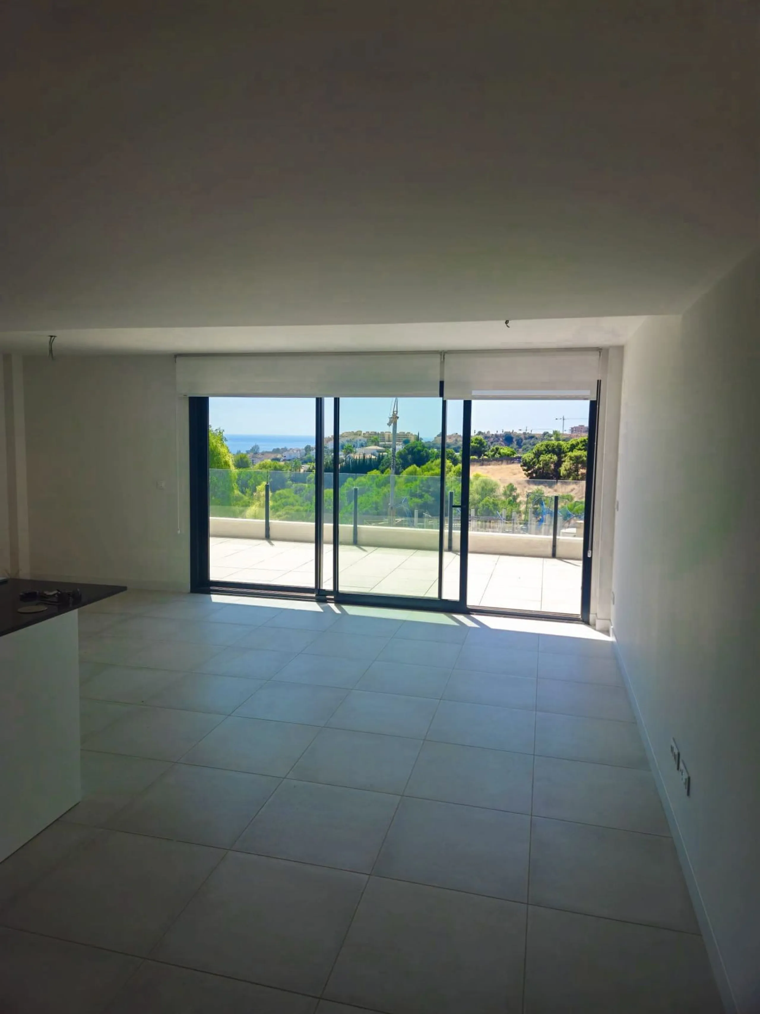 Middle Apartment in Oasis 325 Phase II, Estepona