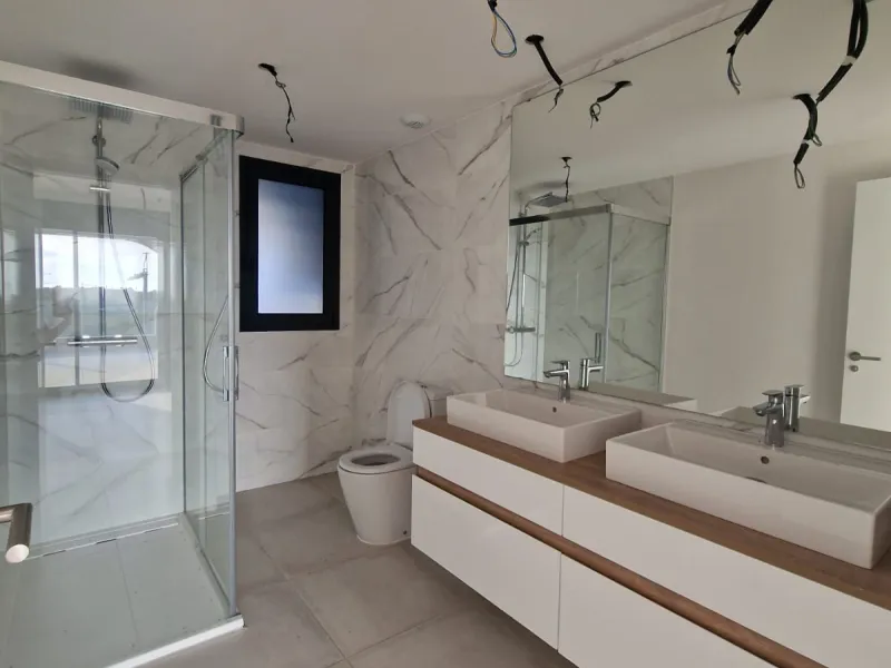 Middle Apartment in Oasis 325 Phase II, Estepona
