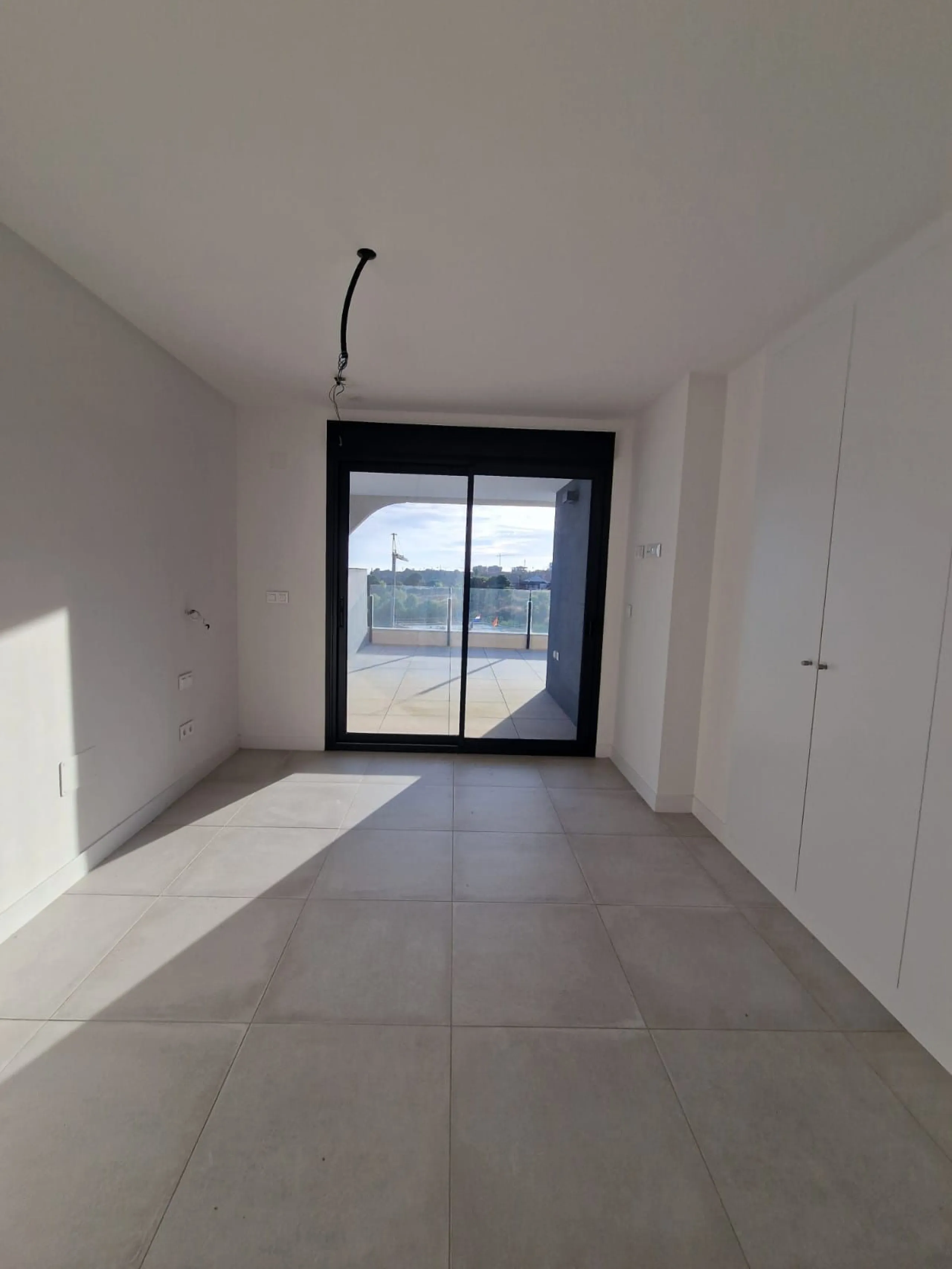 Middle Apartment in Oasis 325 Phase II, Estepona